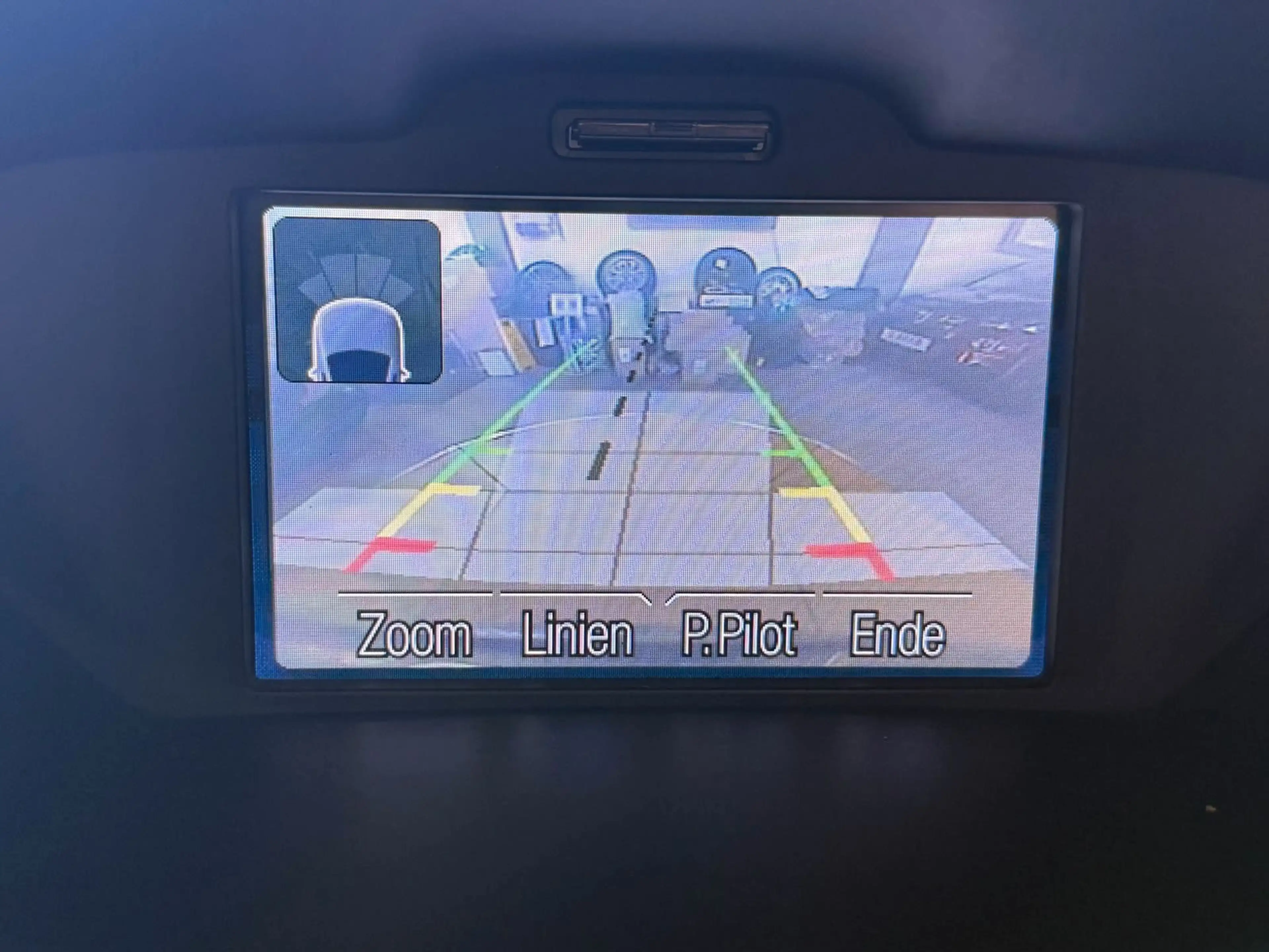 Ford B-Max B-MAX Titanium Automatik / Navi / R-Kamera — photo 22