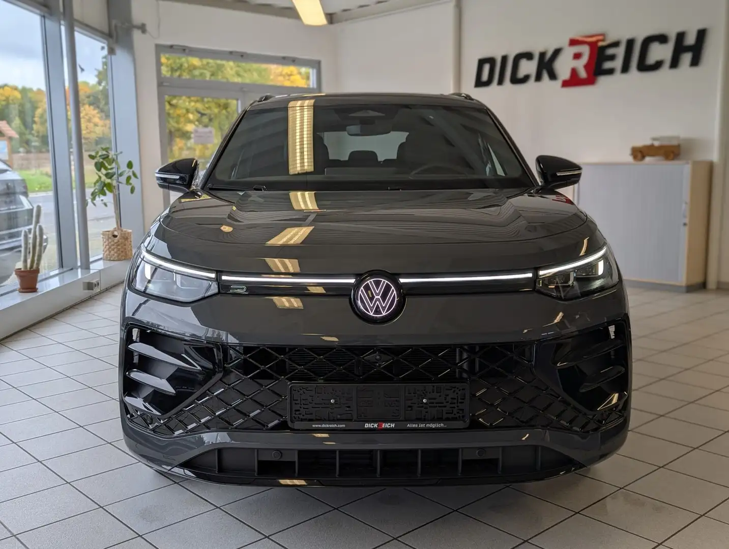 Volkswagen Tayron 2.0 R-Line Leder Launch Pano Black AHK 20 Gris - 2