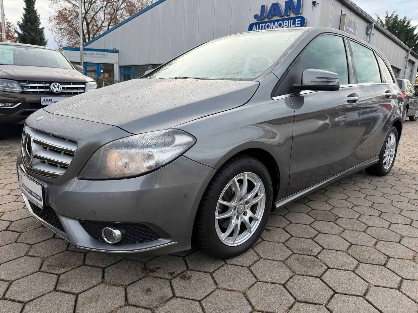 Mercedes-Benz B 180 B Klima PDC SHZ S-Heft Gris - 1