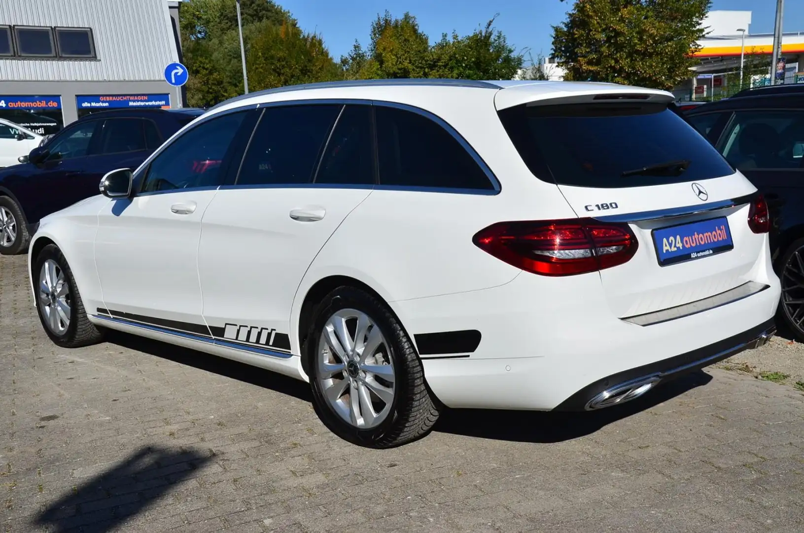 Mercedes-Benz C 180 T Avantgarde LED Navi elektr. Heckklappe Weiß - 2