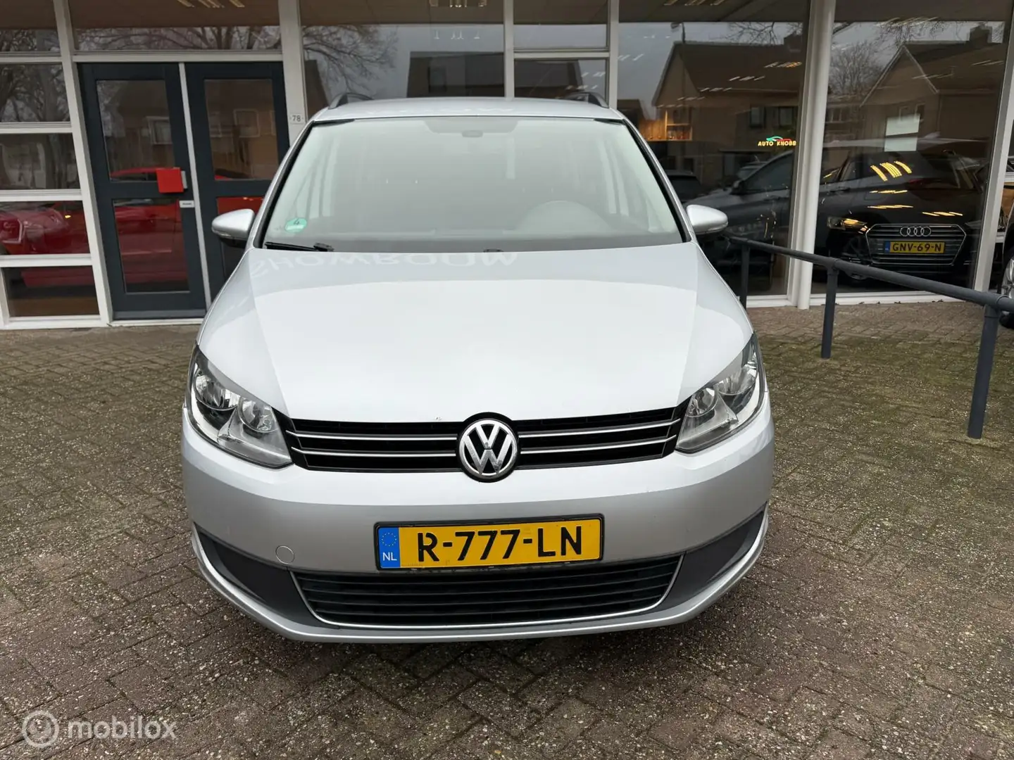 Volkswagen Touran 1.4 TSI Comfortline 7p. Navi, Climat, Cruise, Pdc, Grau - 2