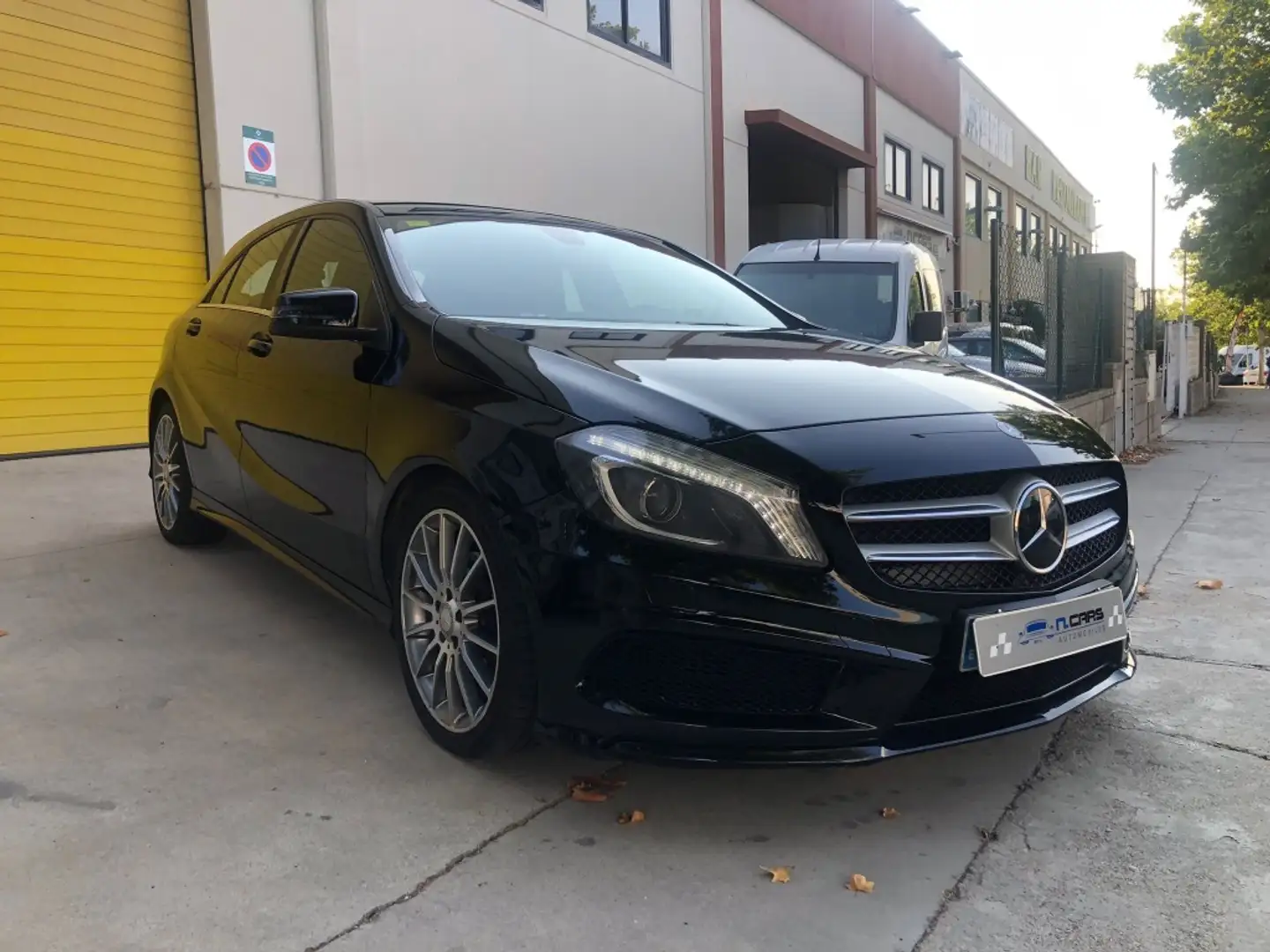 Mercedes-Benz A 180 180CDI BE AMG Sport 7G-DCT Zwart - 1