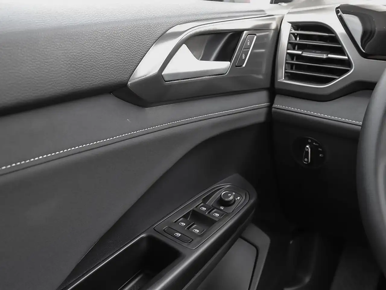 Volkswagen Taos снимка Volkswagen Taos
