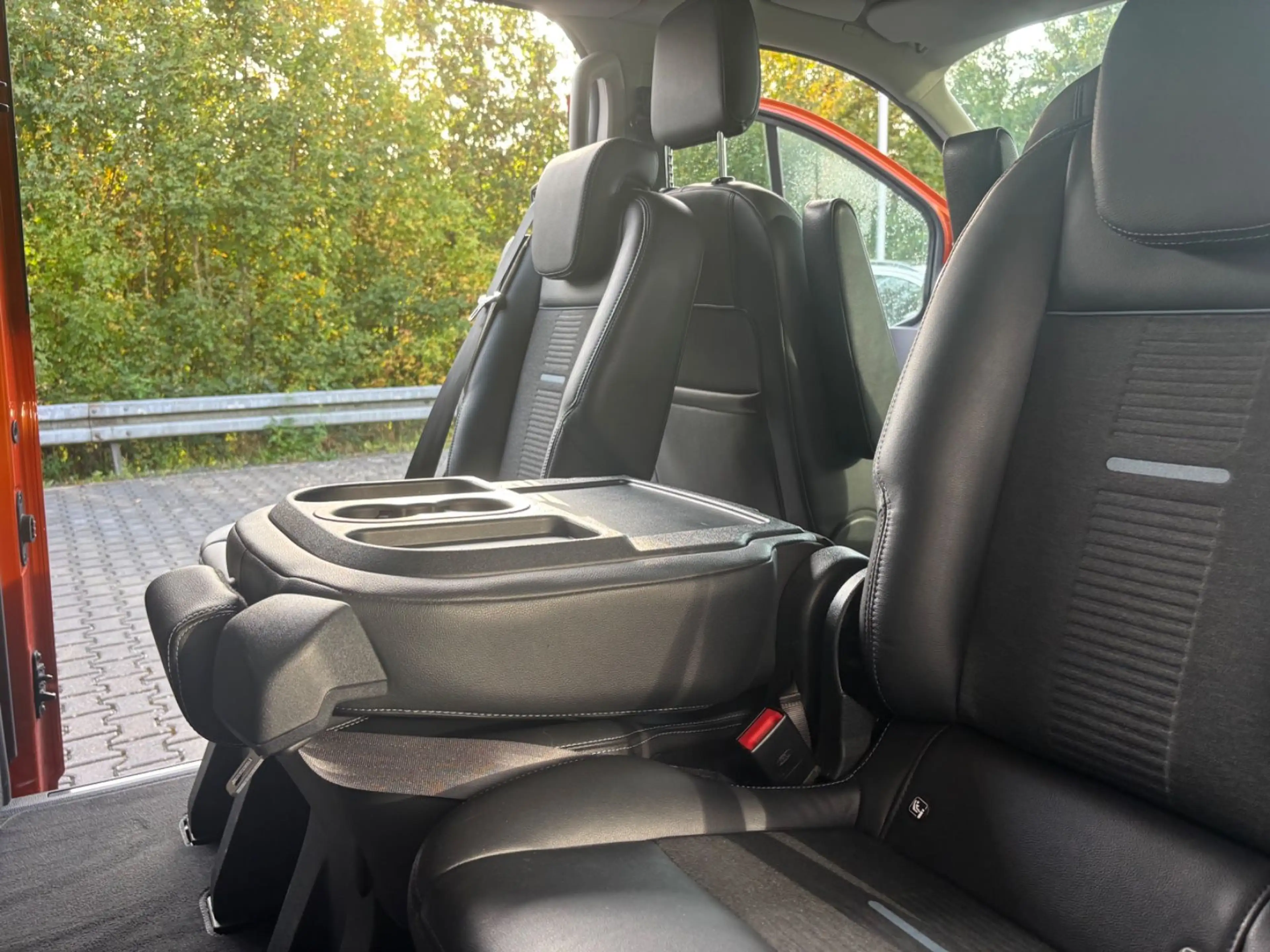 Ford Tourneo Custom L1 Active Standheiz. AHK R-Cam — photo 20