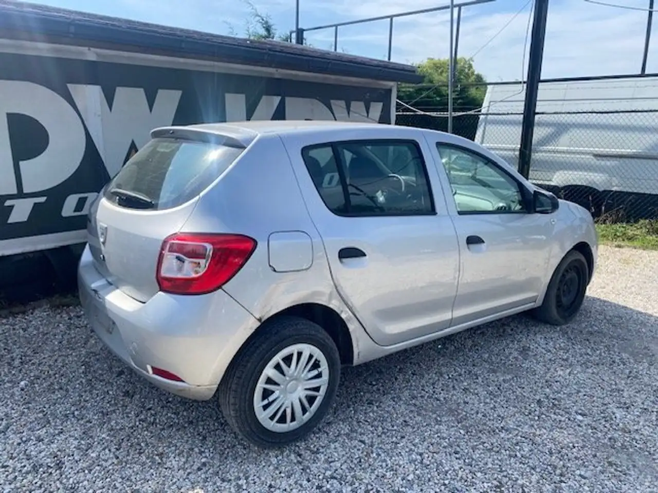 Dacia Sandero - 4