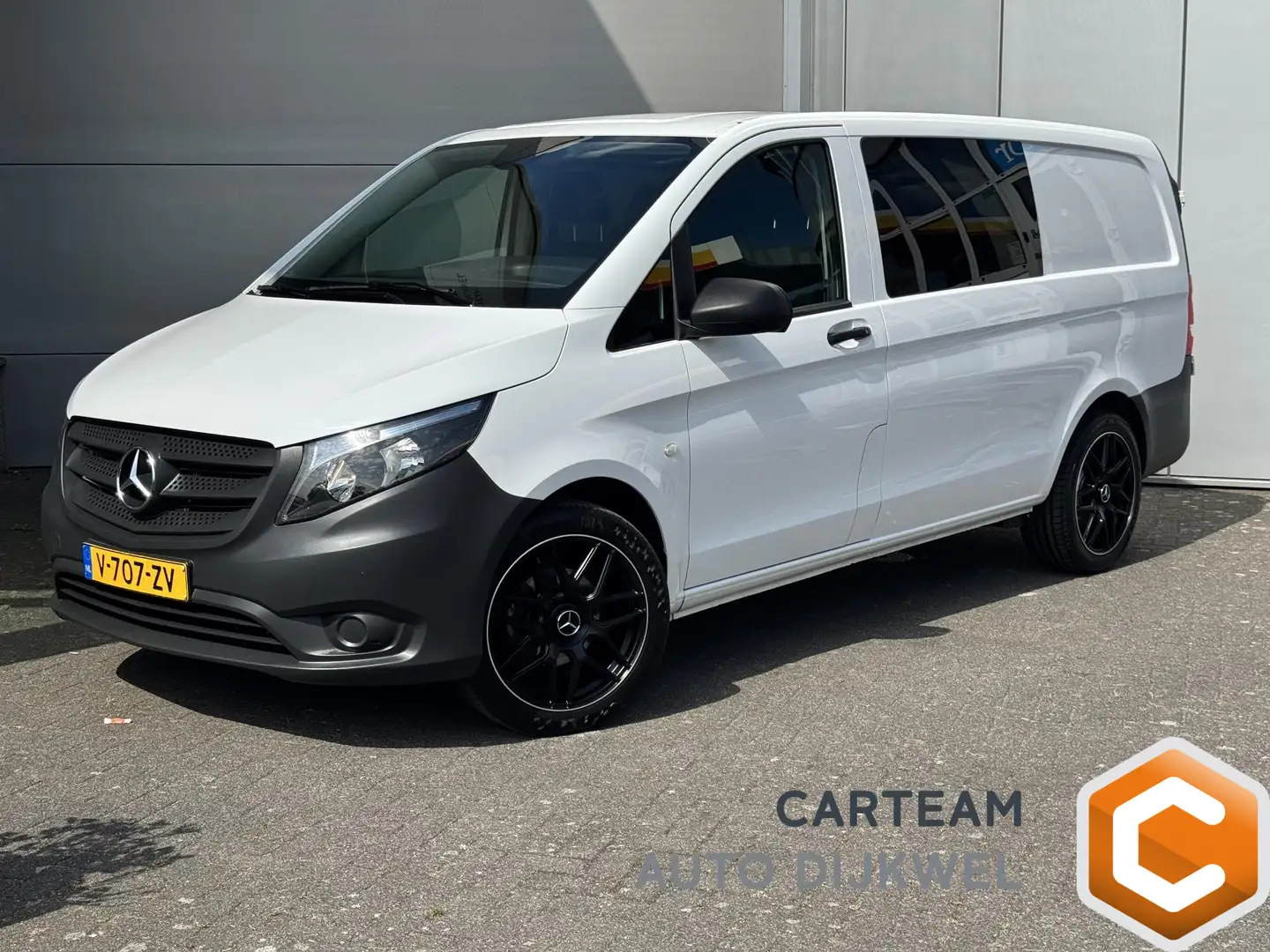Mercedes-Benz Vito 111 CDI Lang DC Comfort Blanc - 1