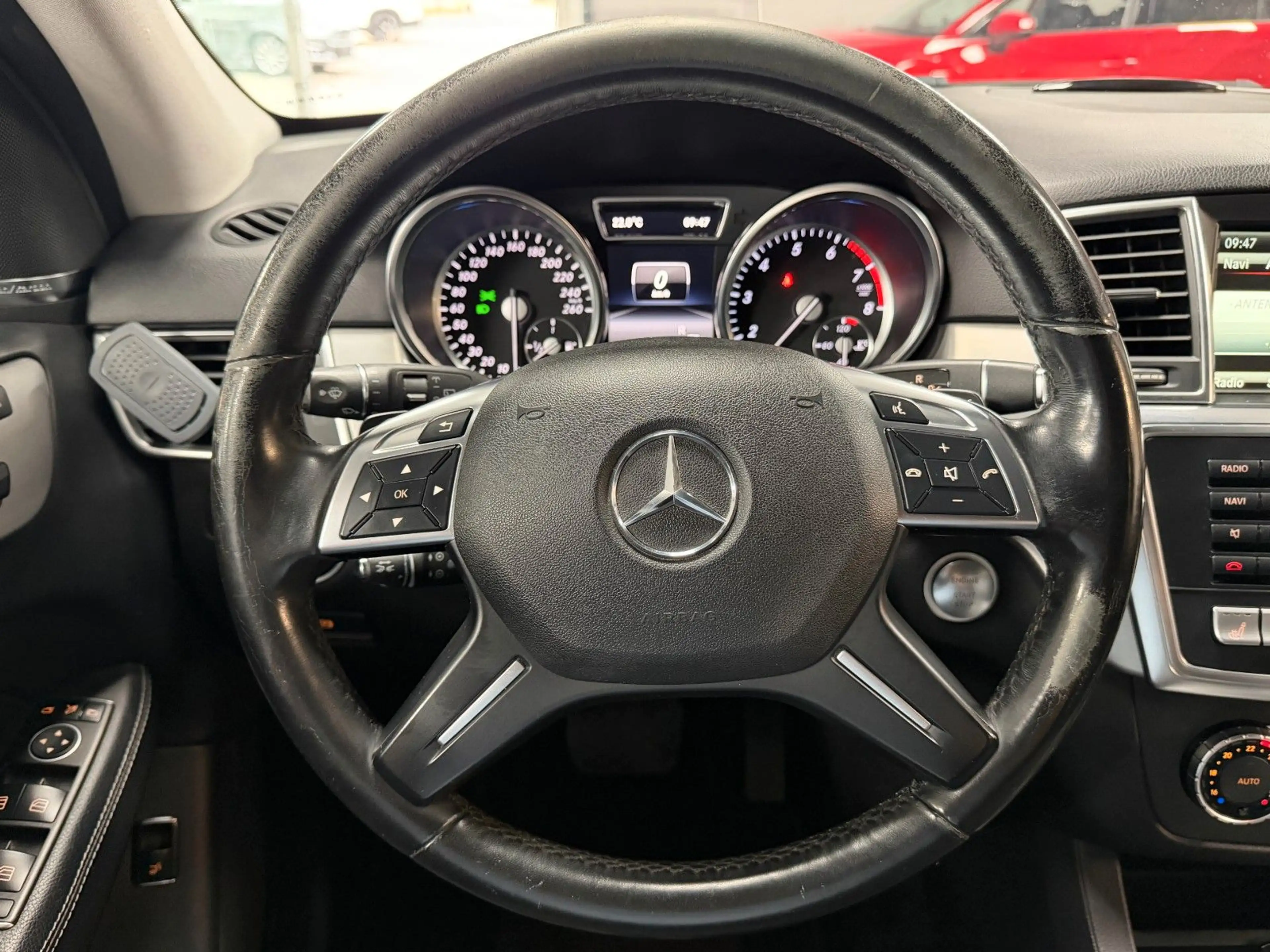 Mercedes-Benz ML 500 BlueEfficiency 4M AHK/LED/HuK/360°CAM/HuD — photo 15