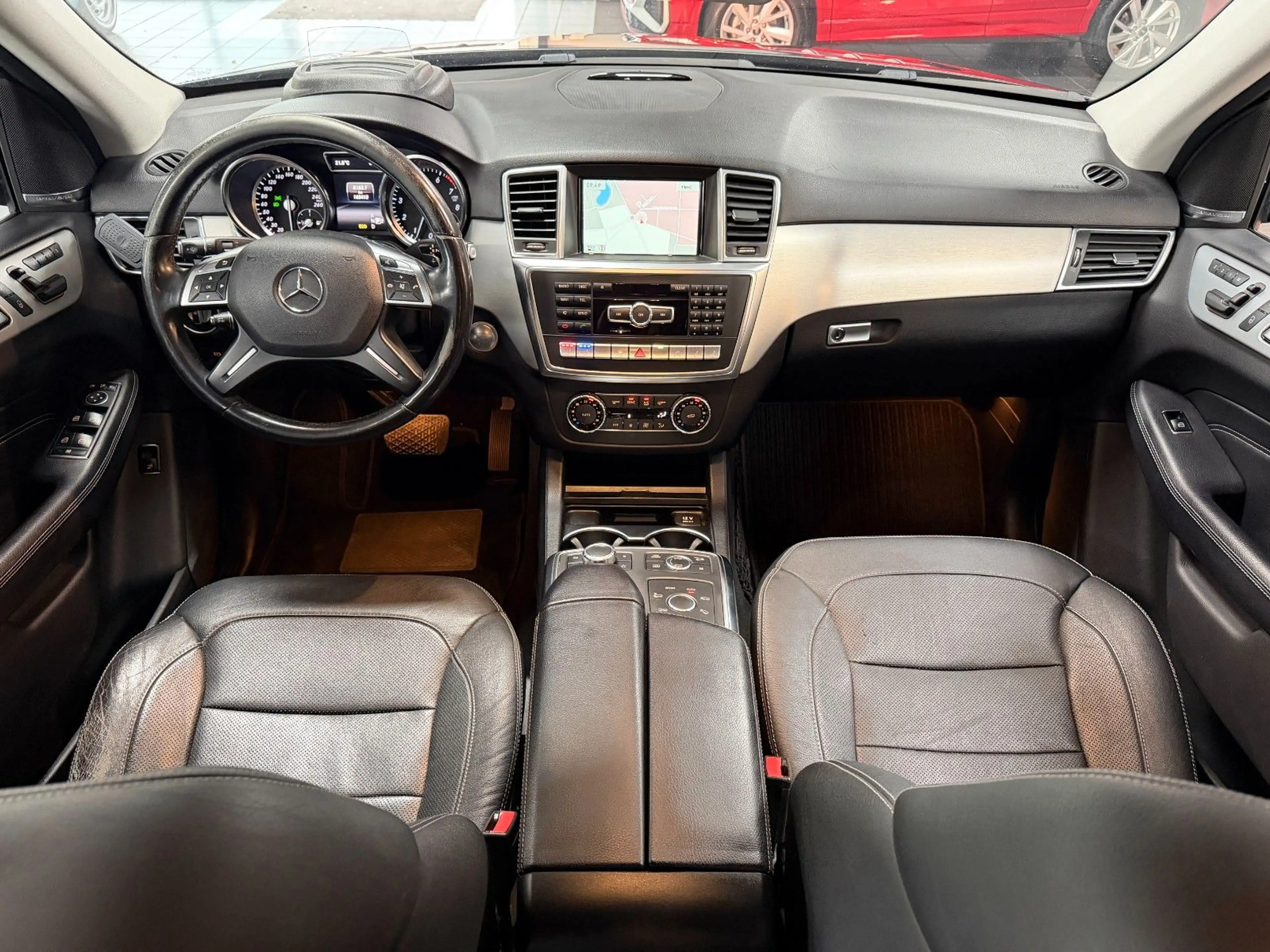 Mercedes-Benz ML 500 BlueEfficiency 4M AHK/LED/HuK/360°CAM/HuD — photo 14