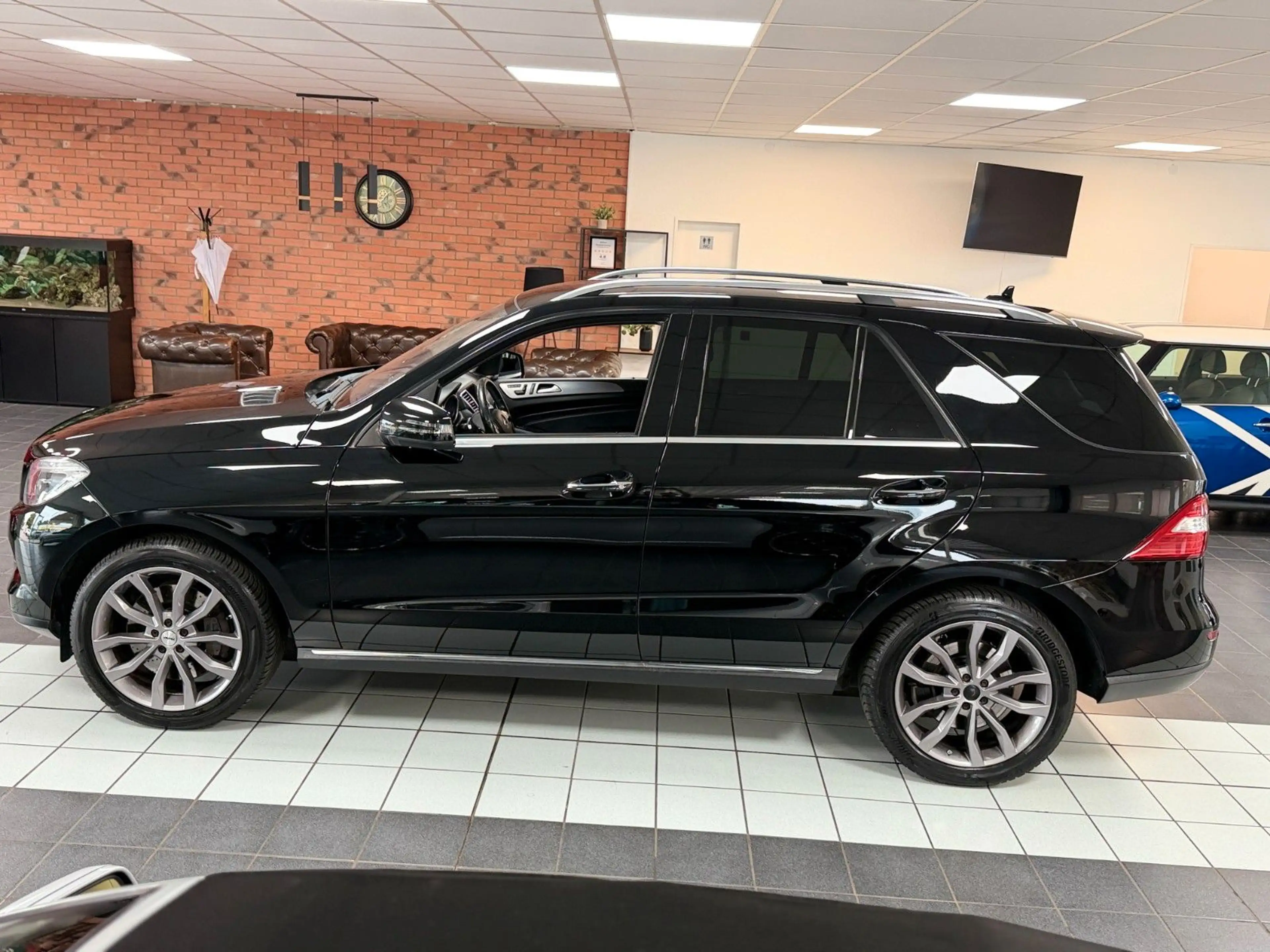 Mercedes-Benz ML 500 BlueEfficiency 4M AHK/LED/HuK/360°CAM/HuD — photo 8