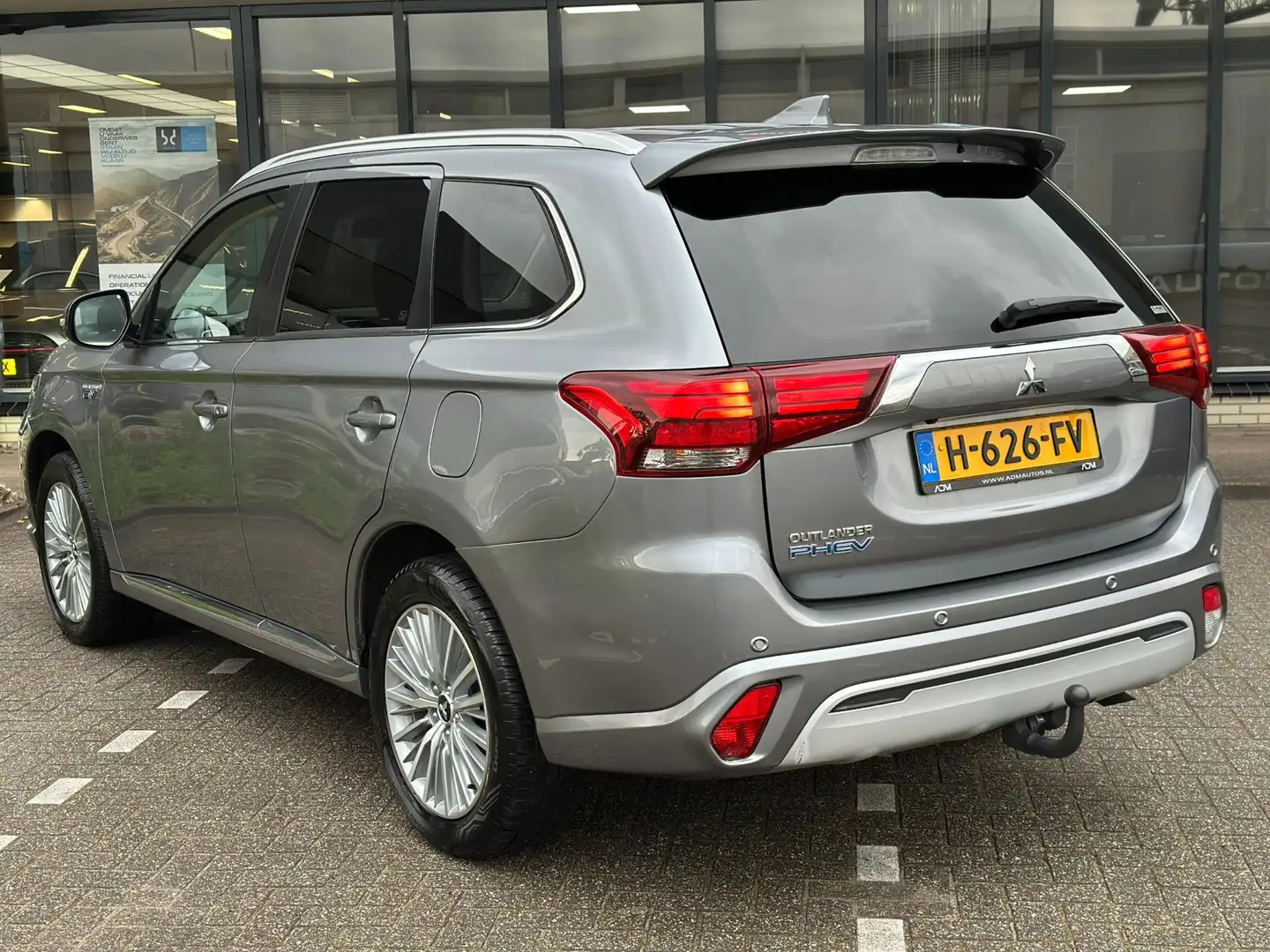 Mitsubishi Outlander 2.4 PHEV Intense Grijs - 2