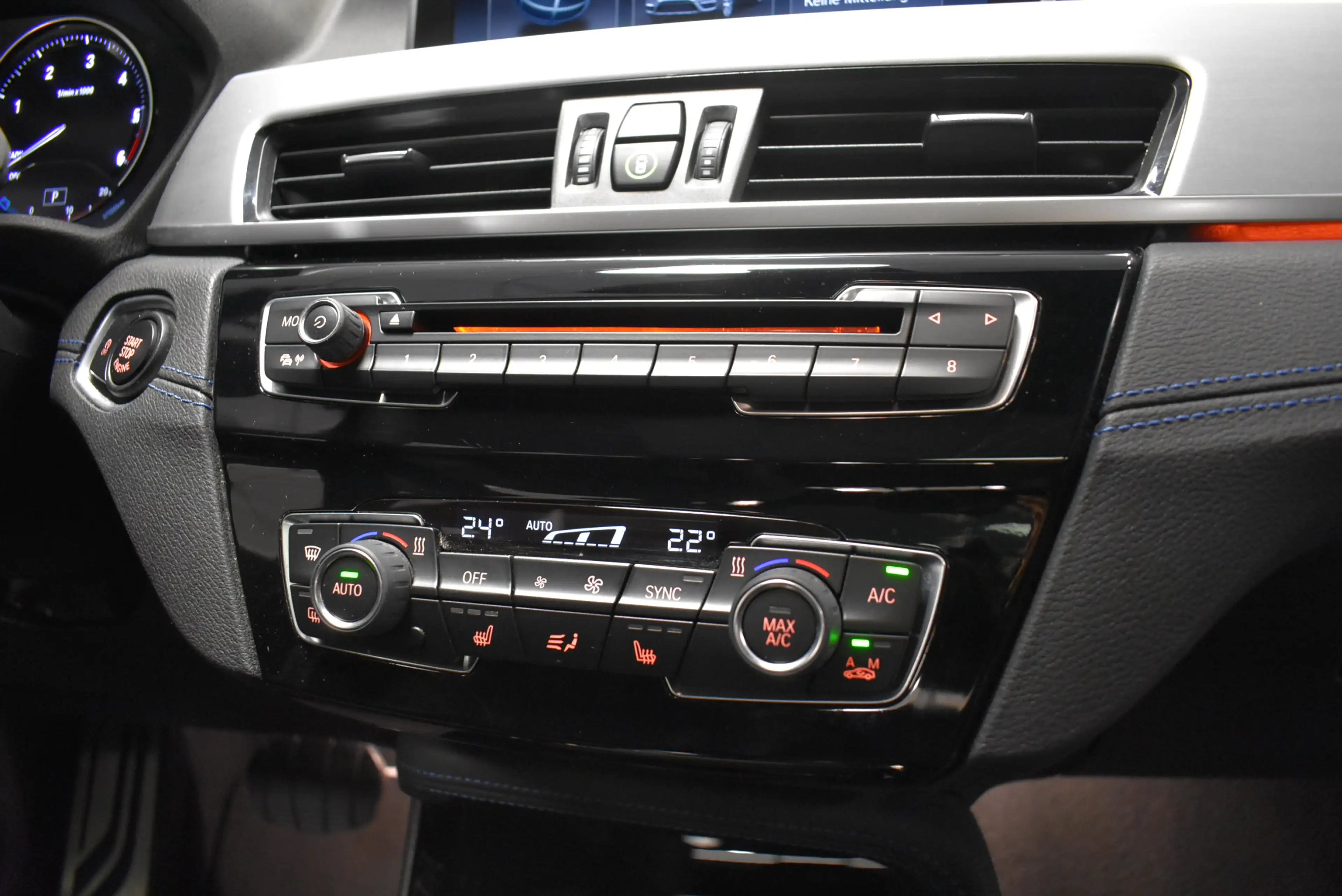 BMW X1 xDrive 25d M Sport Aut Nav LED Panoram AHK — photo 8