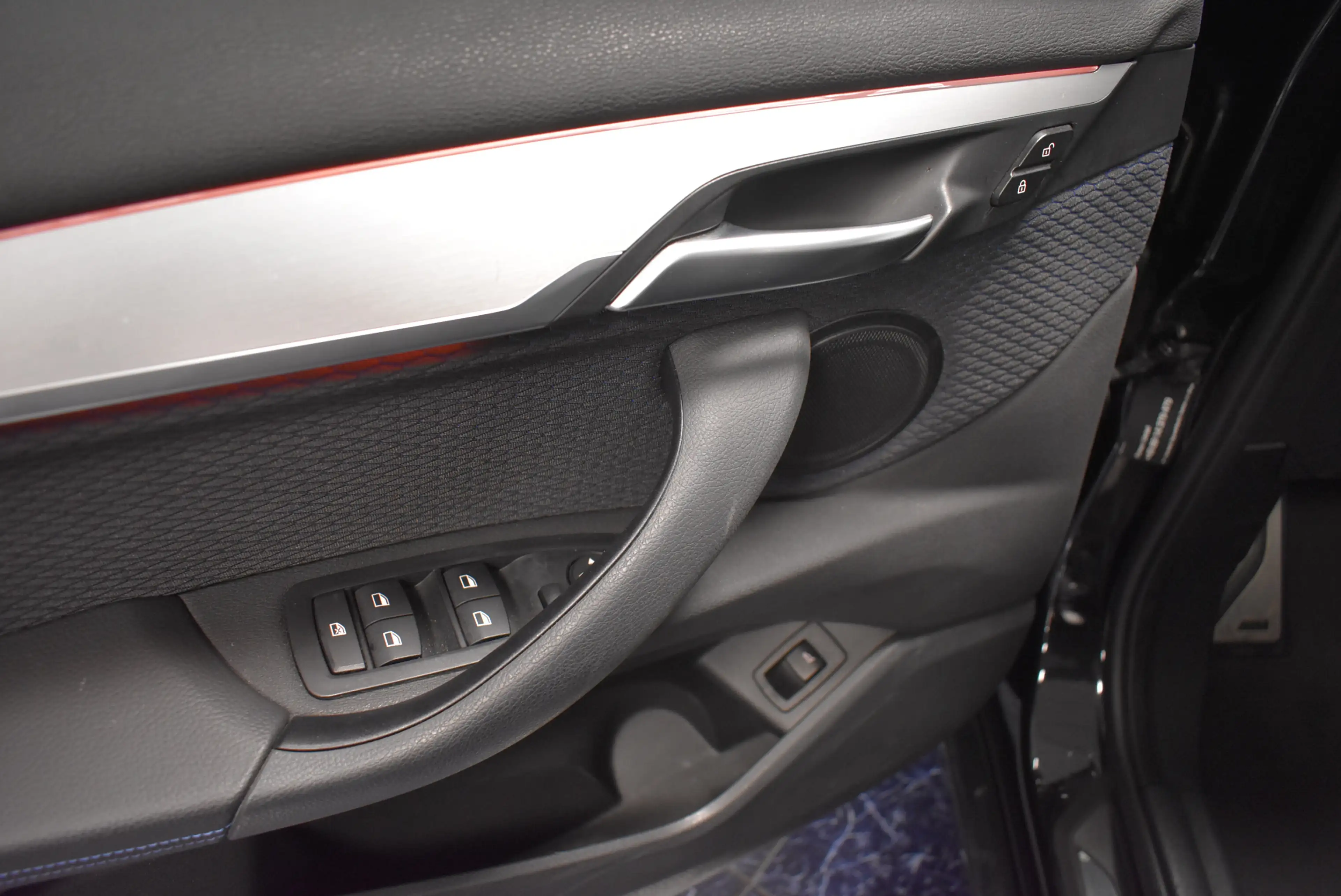 BMW X1 xDrive 25d M Sport Aut Nav LED Panoram AHK — photo 14