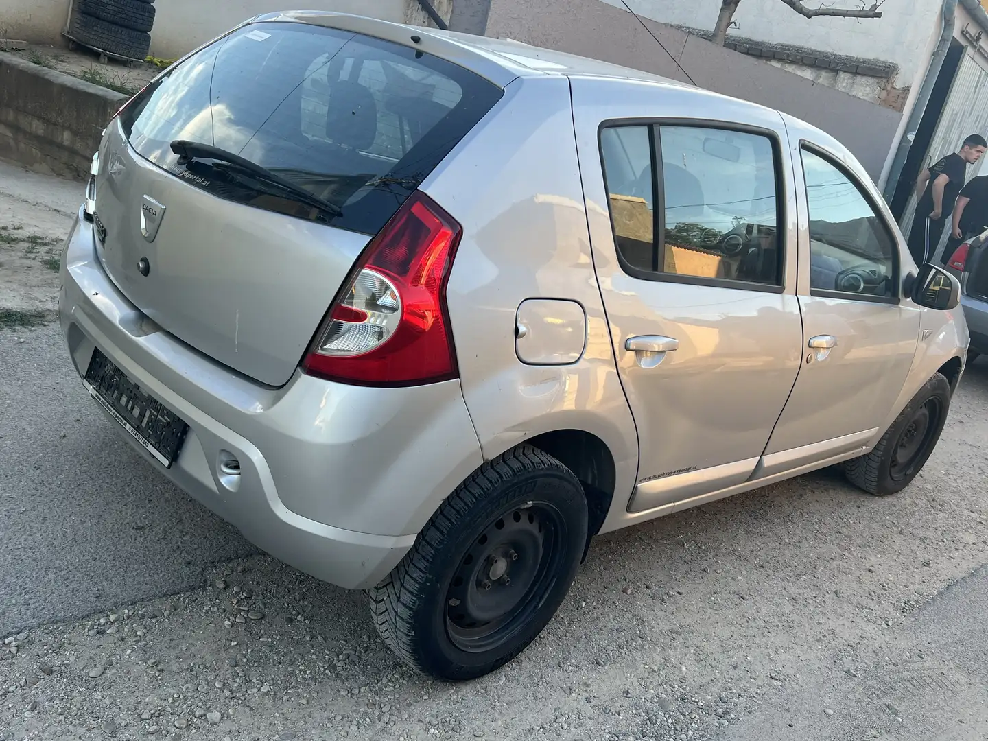 Dacia Sandero 1,2 Benzin Mit Klima - 2