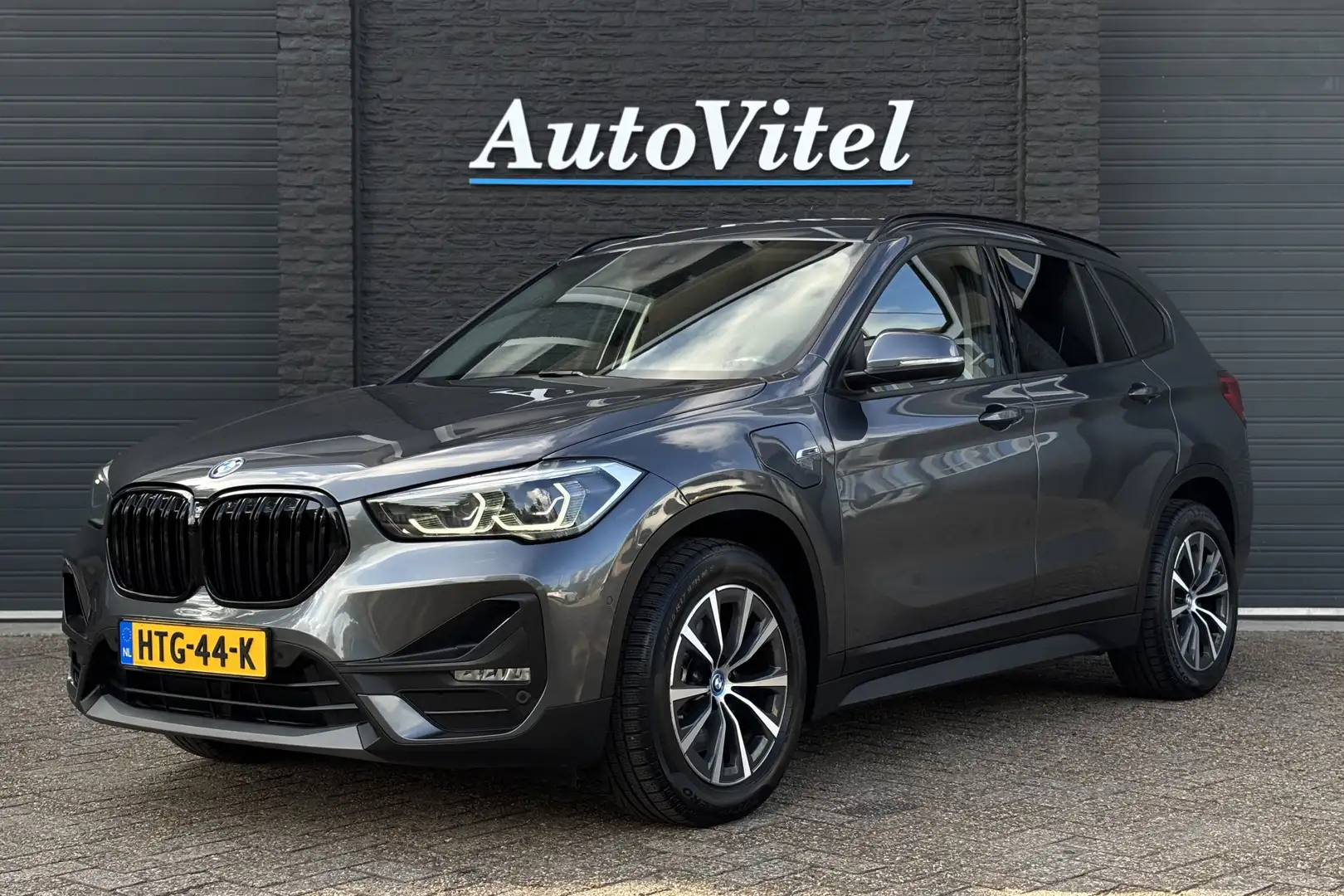 BMW X1 xDrive25e | LED | PDC V+A | DAB | Privacy Glas | A Grijs - 1
