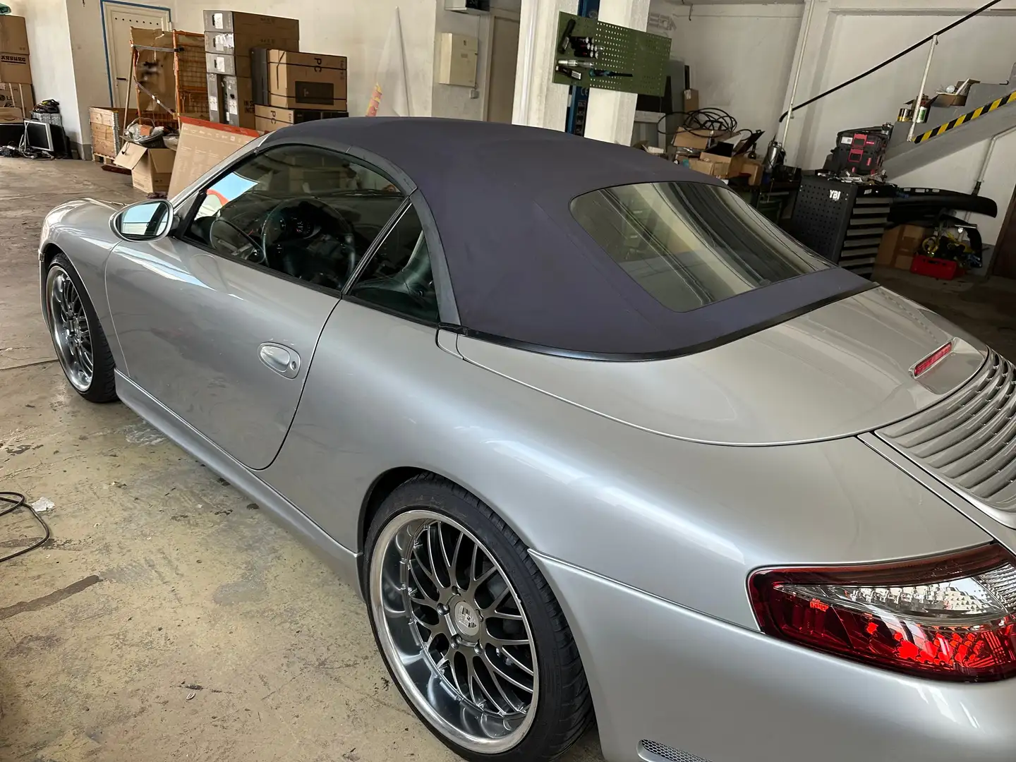 Porsche 996 911 Carrera Cabrio Silver - 2