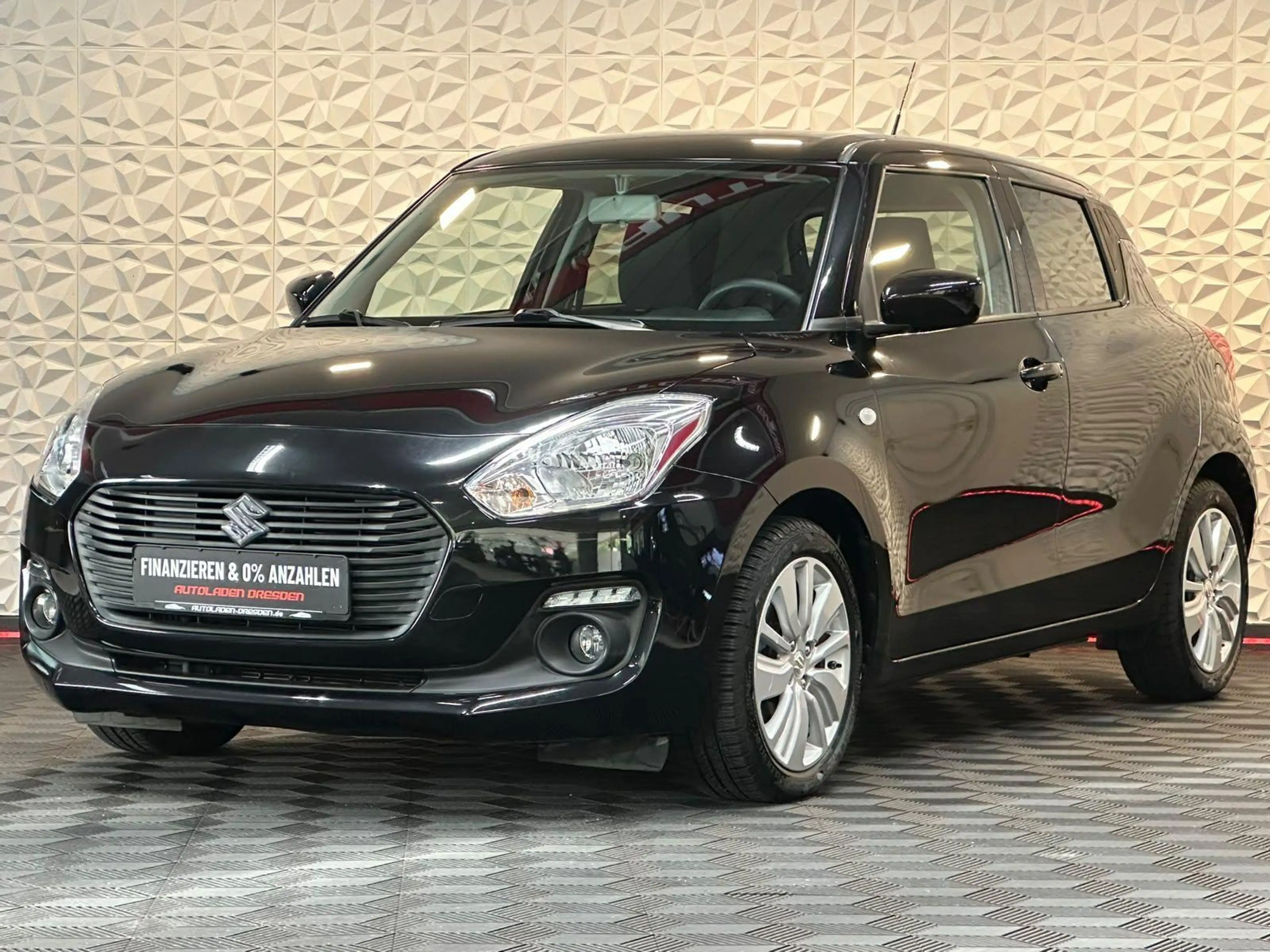 Suzuki Swift 1.0BoosterJet COMFORT SHZ#KLIMA#CAM#CARPLA — photo 4