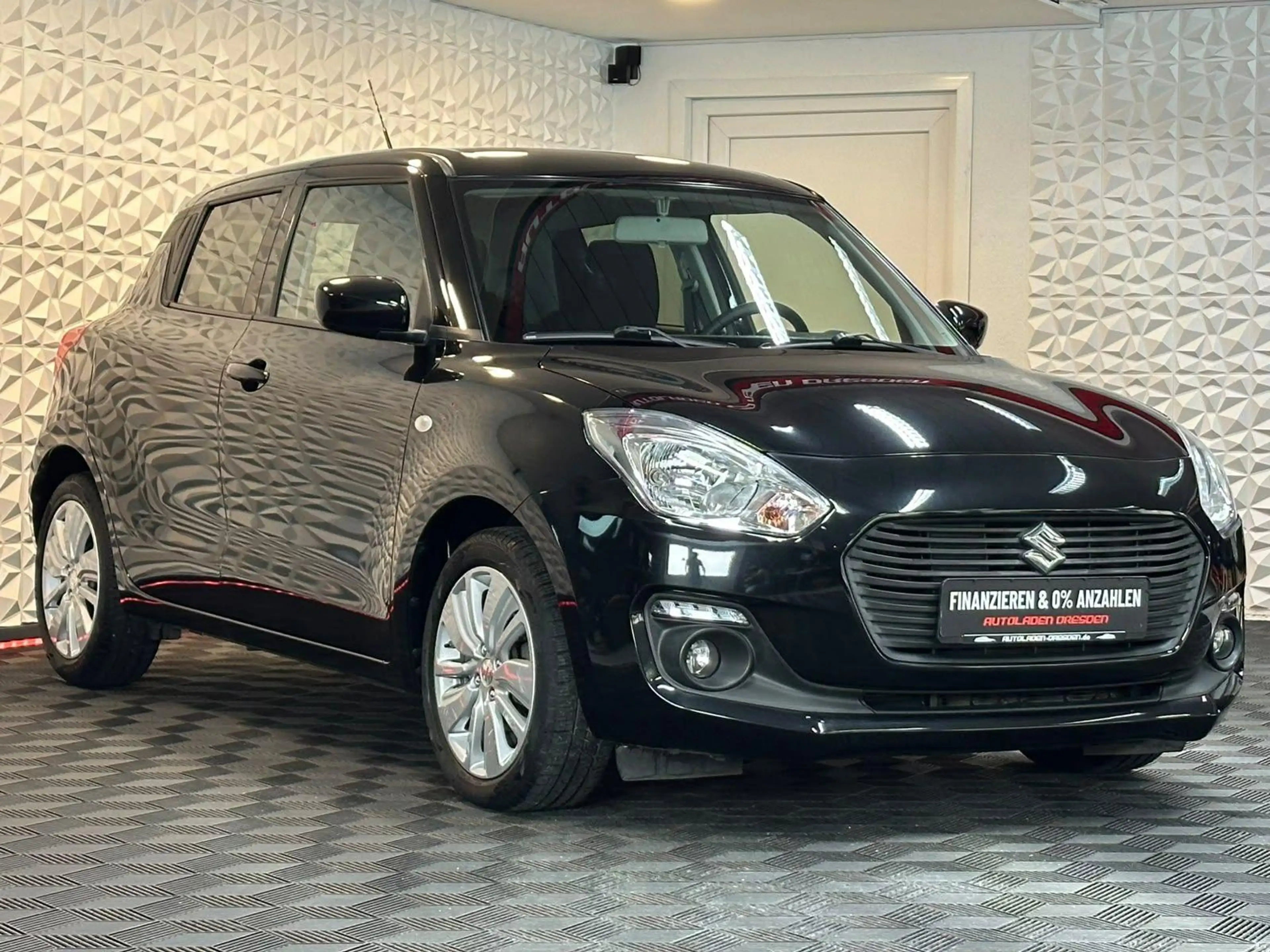 Suzuki Swift 1.0BoosterJet COMFORT SHZ#KLIMA#CAM#CARPLA — photo 2