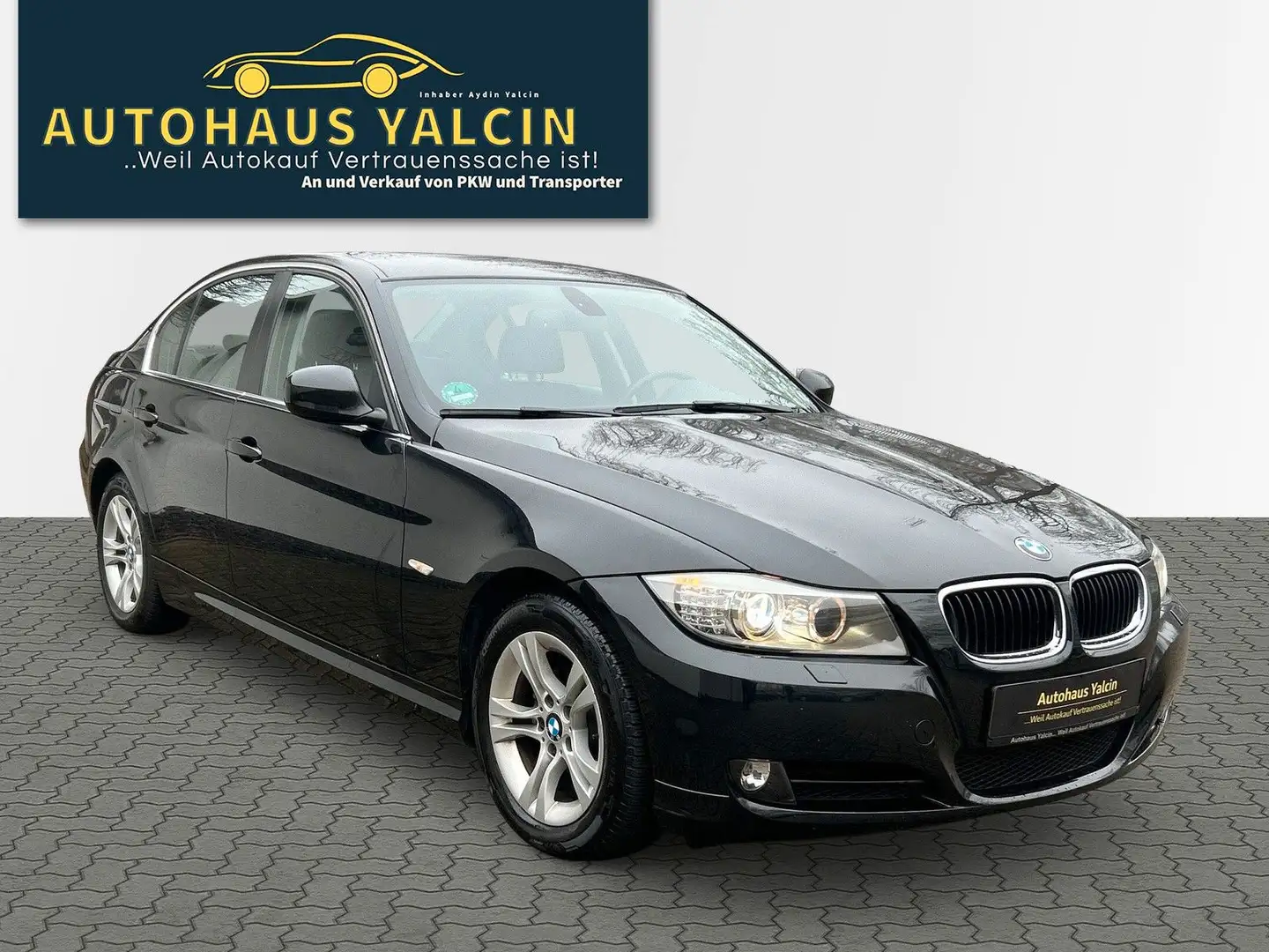 BMW 320 i Limo*Facelift*Kilometer Original! Xenon*AHK Noir - 1