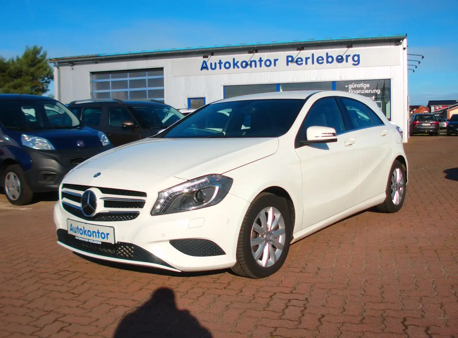 Mercedes-Benz A 180 A -Klasse A 180.Bi-Xenon.Teilleder.Navi.AHK Blanc - 1