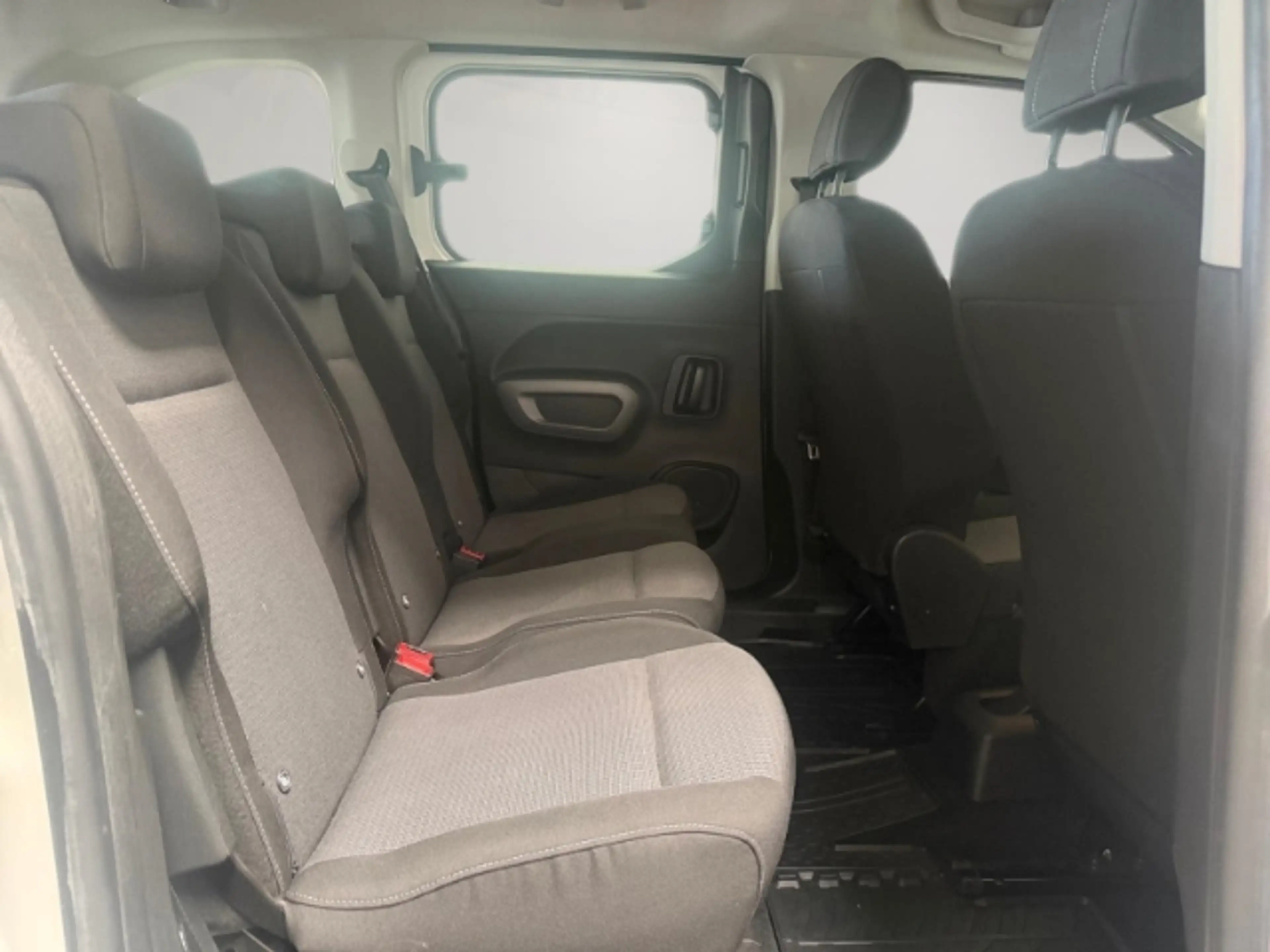 Toyota Proace City L1 Shuttle Citiy Verso 1.2 — photo 13