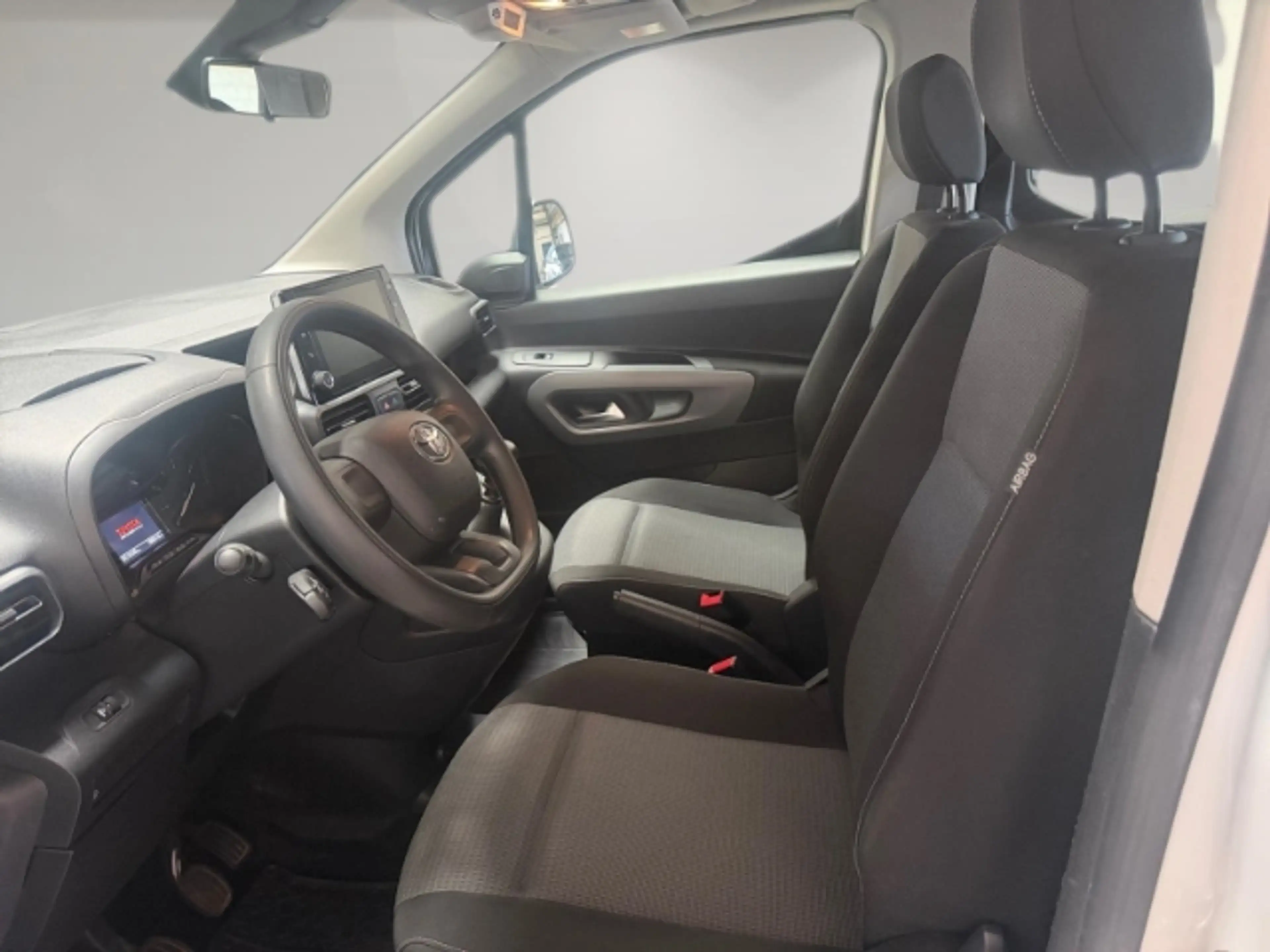 Toyota Proace City L1 Shuttle Citiy Verso 1.2 — photo 7