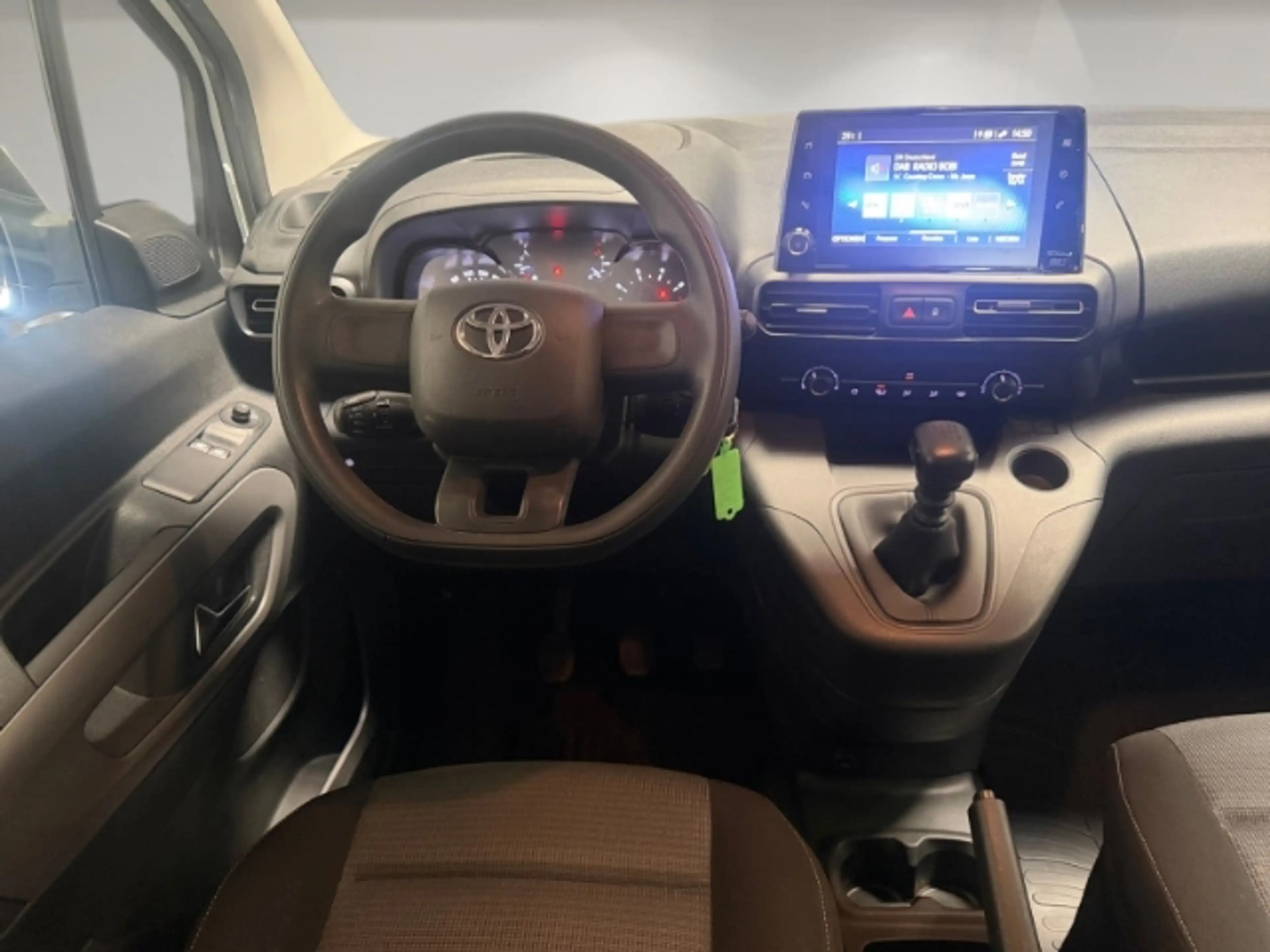 Toyota Proace City L1 Shuttle Citiy Verso 1.2 — photo 10