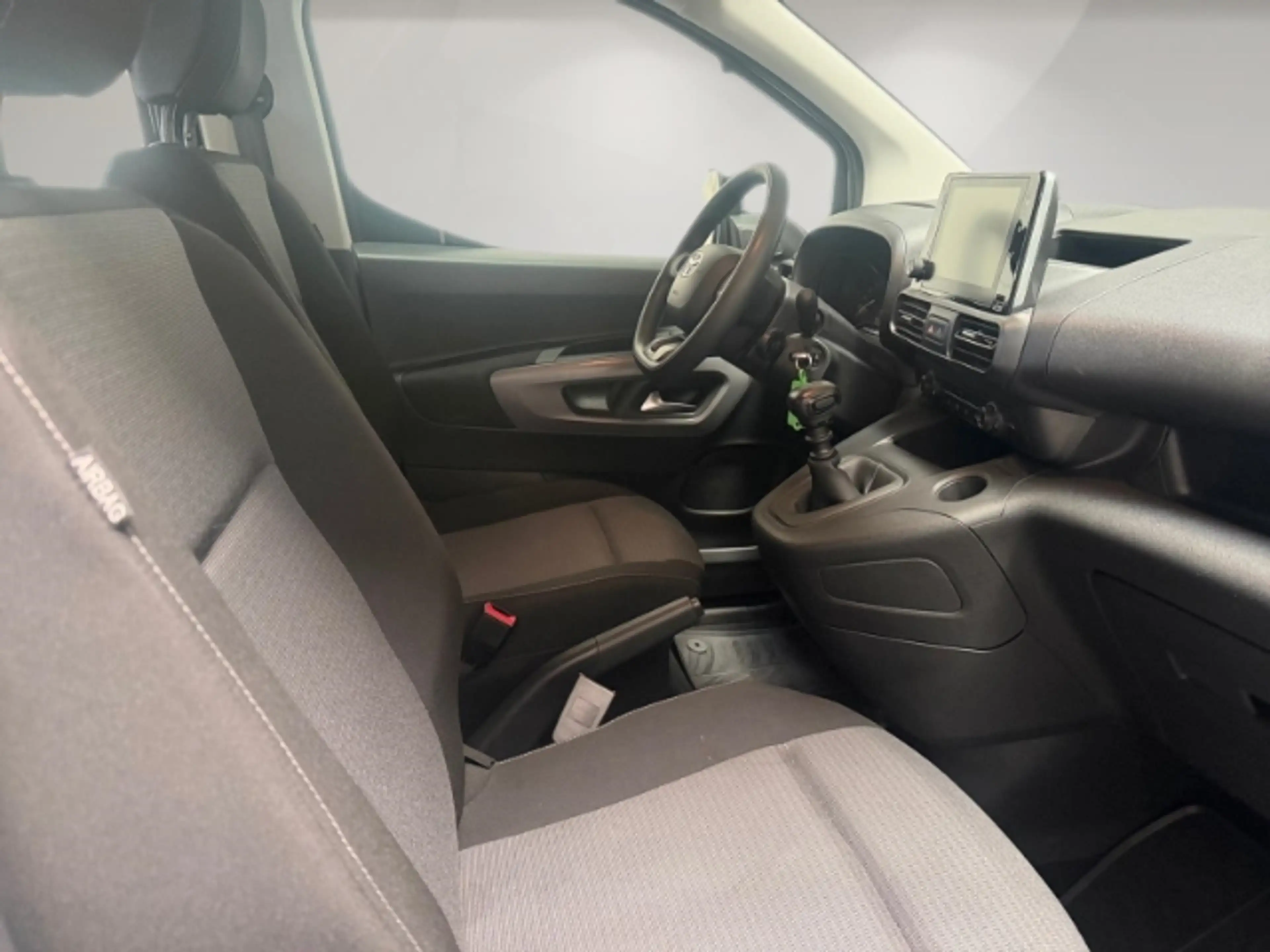 Toyota Proace City L1 Shuttle Citiy Verso 1.2 — photo 14