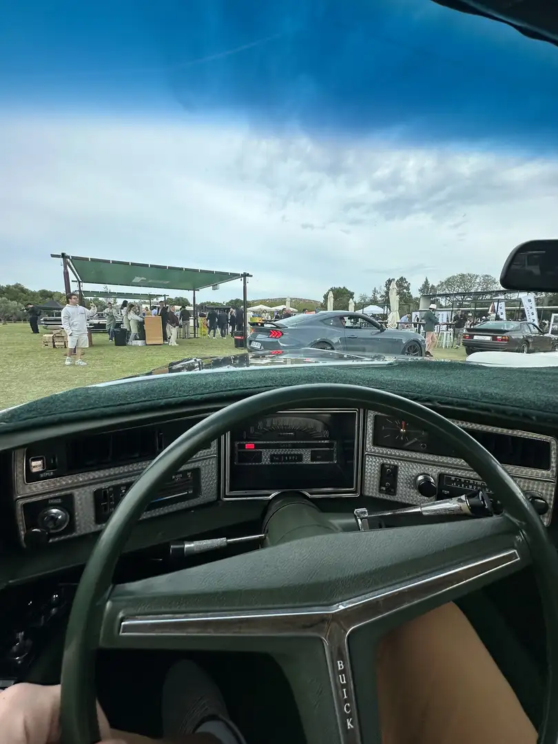 Buick Riviera - 2