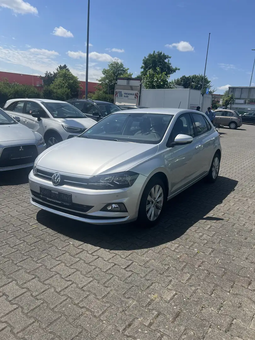 Volkswagen Polo Highline Gris - 1