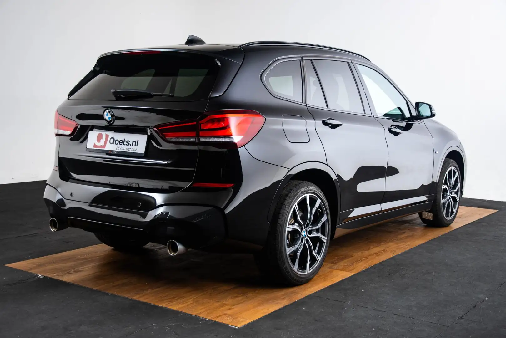 BMW X1 xDrive20i High Executive M Sport - Panoramadak - P Negro - 2