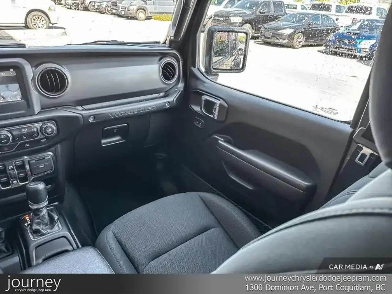 Jeep Wrangler снимка Jeep Wrangler