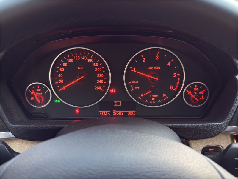 BMW 318 d Touring xDrive Luxury Line*LED*NAVI*PDC — photo 13