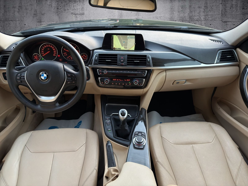 BMW 318 d Touring xDrive Luxury Line*LED*NAVI*PDC — photo 11