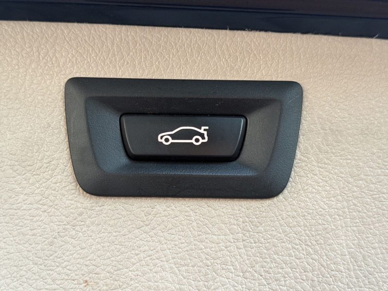 BMW 318 d Touring xDrive Luxury Line*LED*NAVI*PDC — photo 8