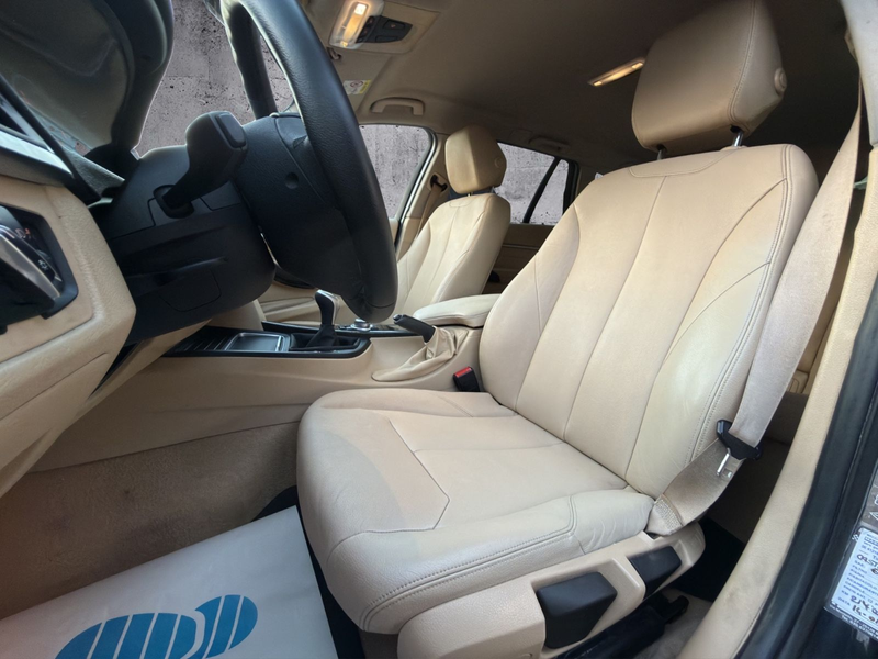 BMW 318 d Touring xDrive Luxury Line*LED*NAVI*PDC — photo 10