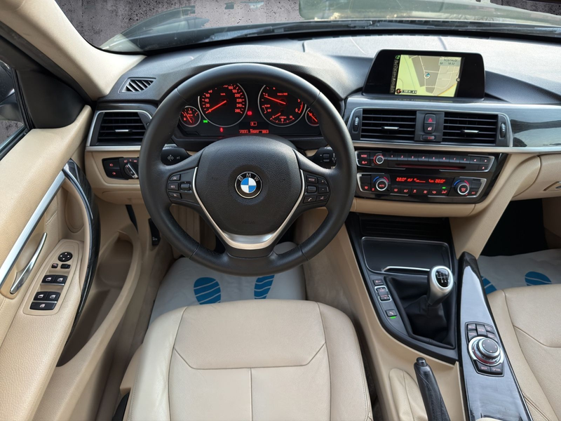BMW 318 d Touring xDrive Luxury Line*LED*NAVI*PDC — photo 12