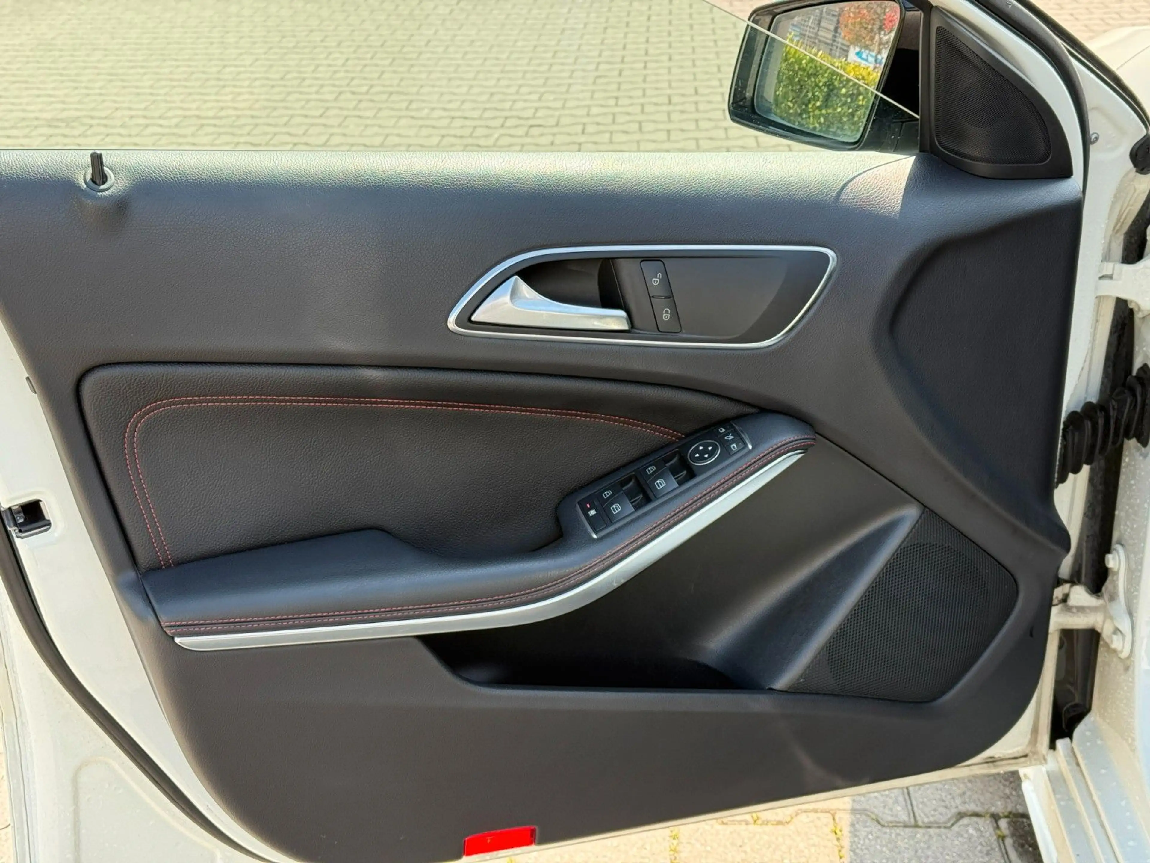 Mercedes-Benz A 250 4Matic AMG Line* Panorama* Bi-Xenon* — photo 15