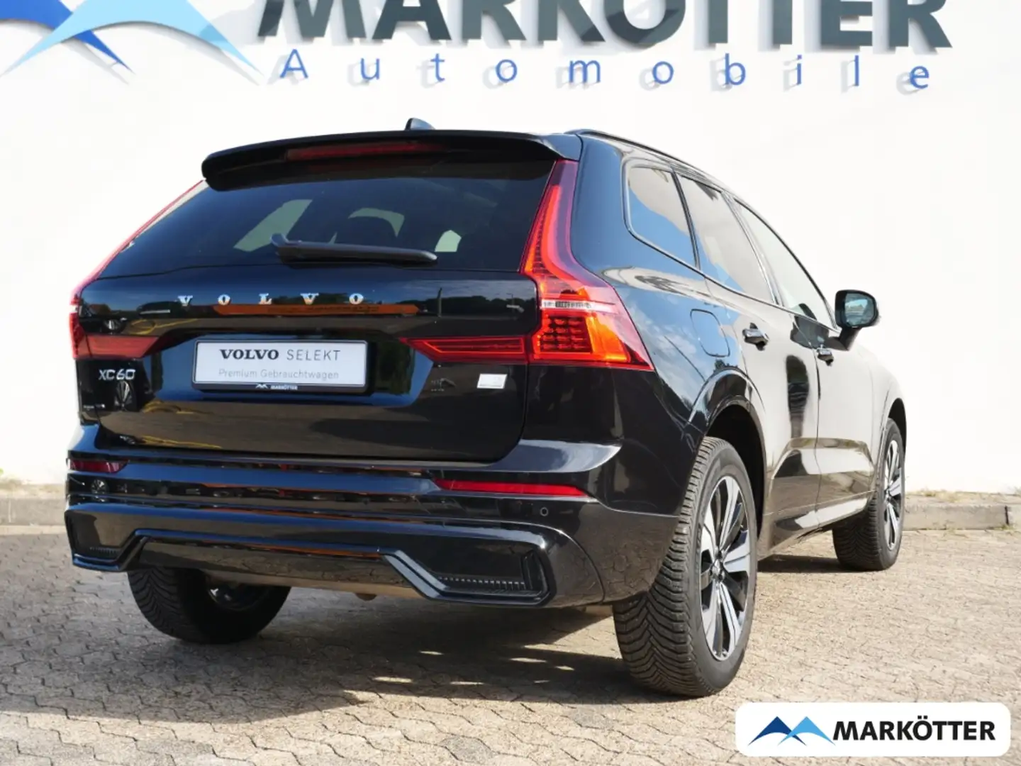 Volvo XC60 T6 AWD Recharge Plus Dark STHZ/PANO/BLIS/ACC Schwarz - 2