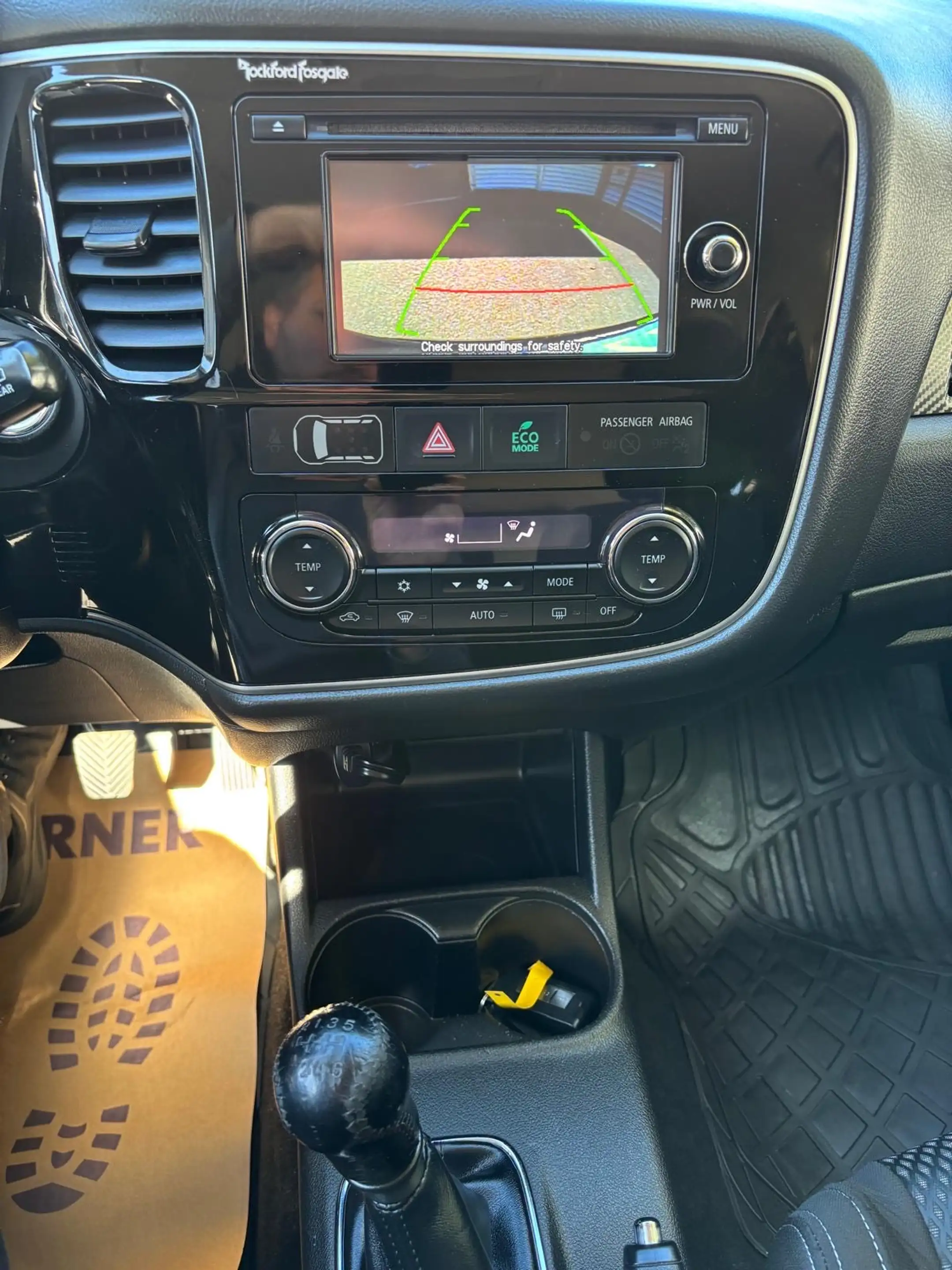 Mitsubishi Outlander 2,2 DI-D AS 4WD Intense -- Service und Pickerl neu — photo 10