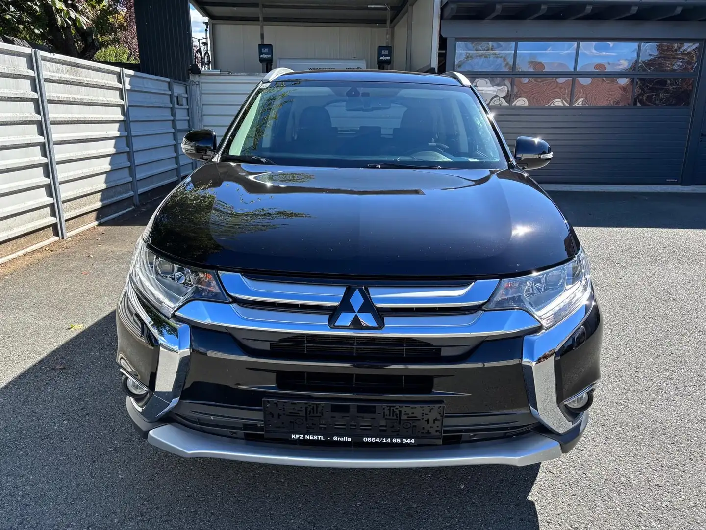 Mitsubishi Outlander 2,2 DI-D AS 4WD Intense -- Service und Pickerl neu Schwarz - 2