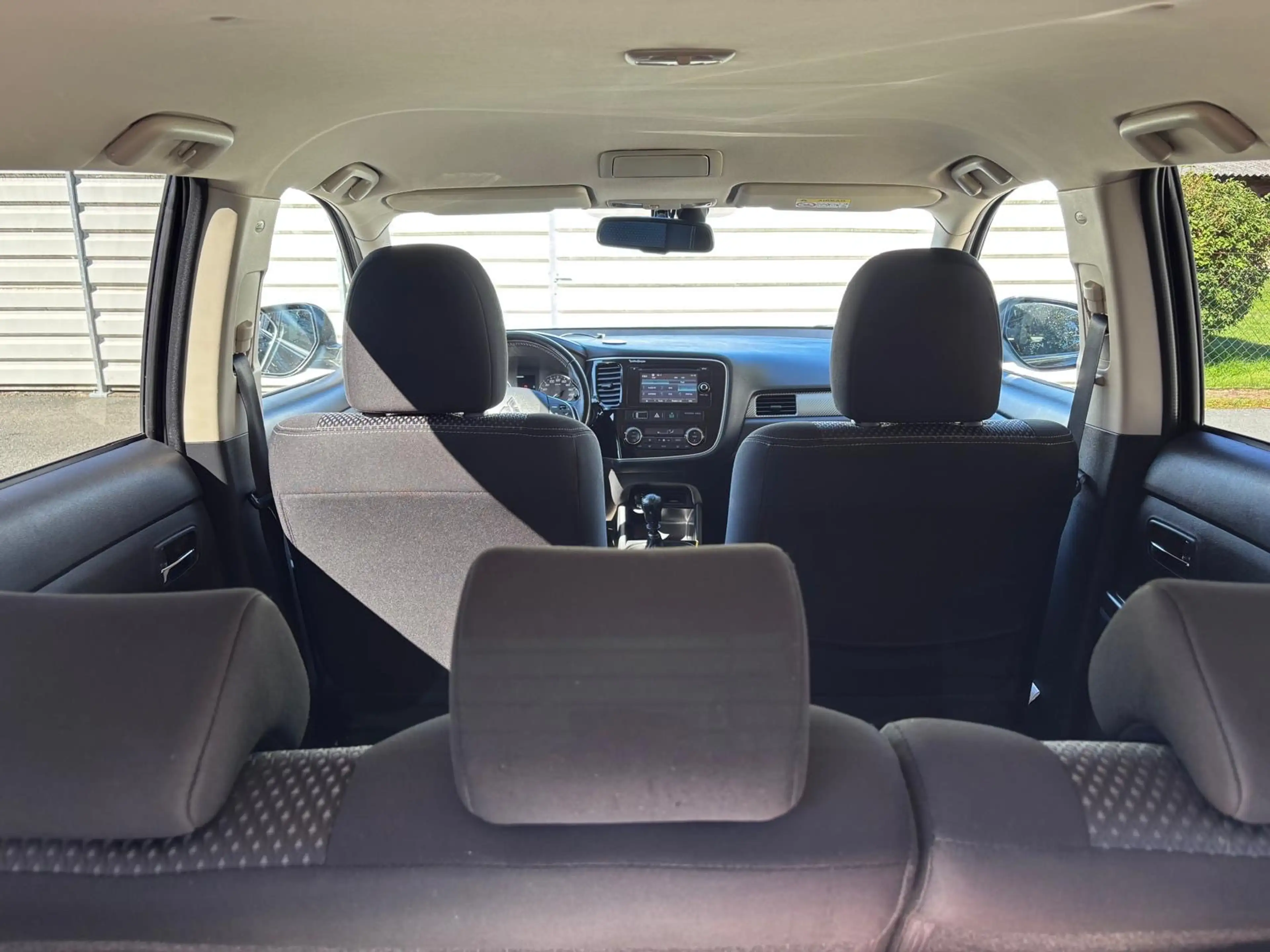 Mitsubishi Outlander 2,2 DI-D AS 4WD Intense -- Service und Pickerl neu — photo 15