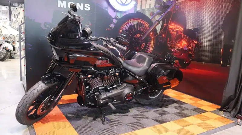 Harley-Davidson Lowrider ST - foto 3