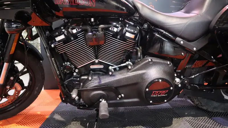 Harley-Davidson Lowrider ST - foto 4