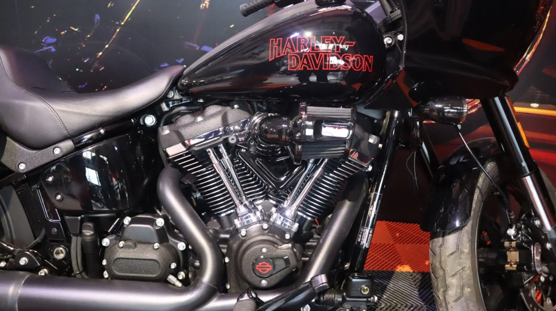 Harley-Davidson Lowrider ST Tour Negro - 2