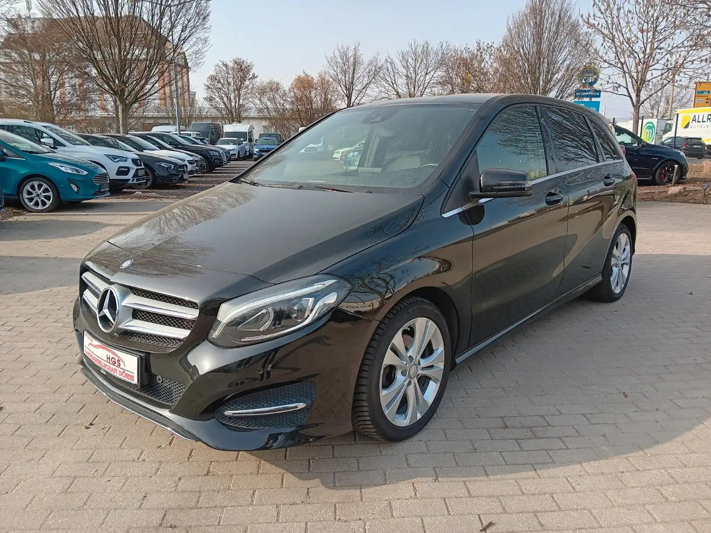 Mercedes-Benz B 180 Navi Klima LED Sitzheizung Schwarz - 1