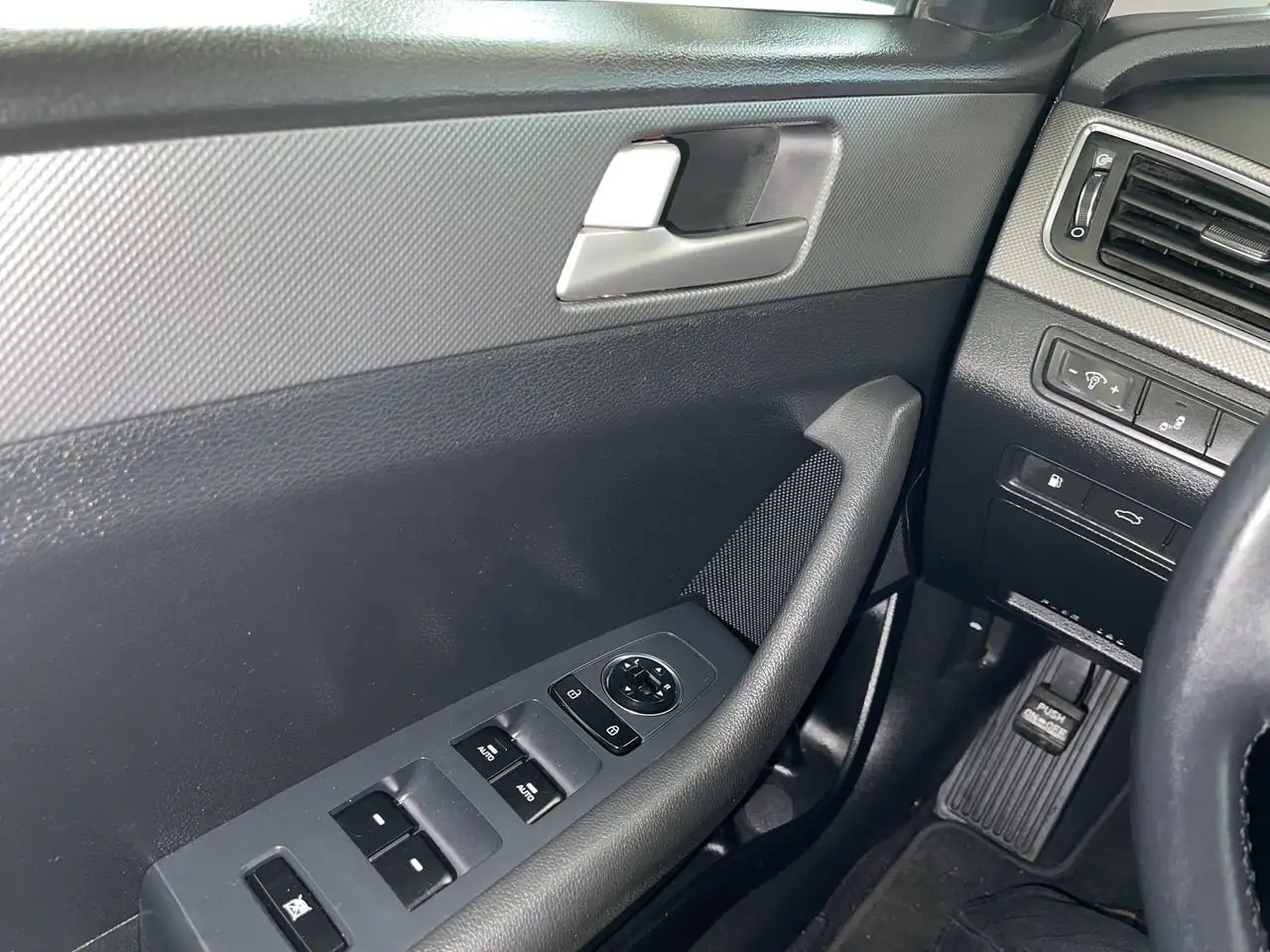 Hyundai SONATA снимка Hyundai SONATA