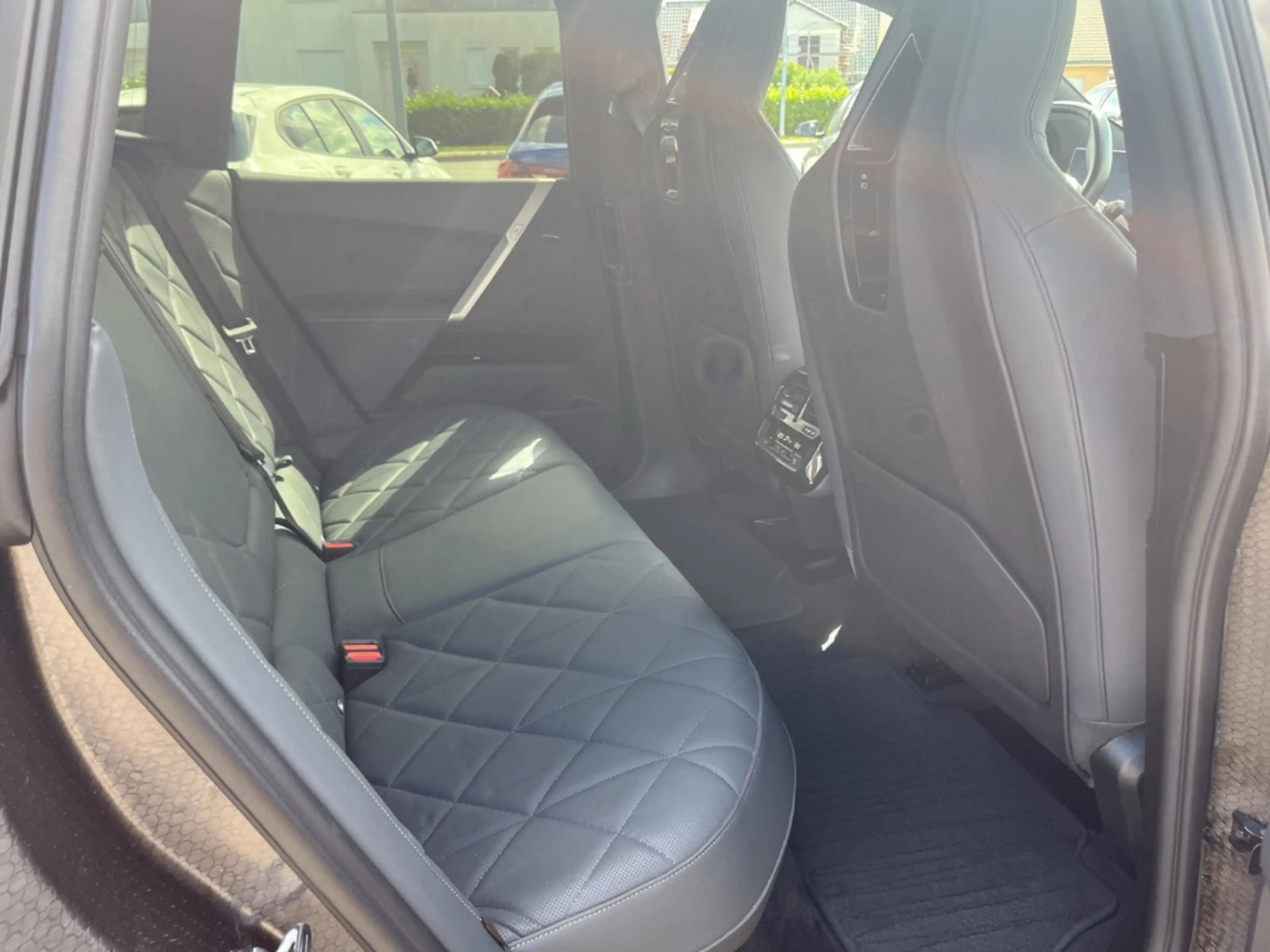 BMW iX Sport xDrive40/HUD/AHK/Panorama/HarmanKardon — photo 8