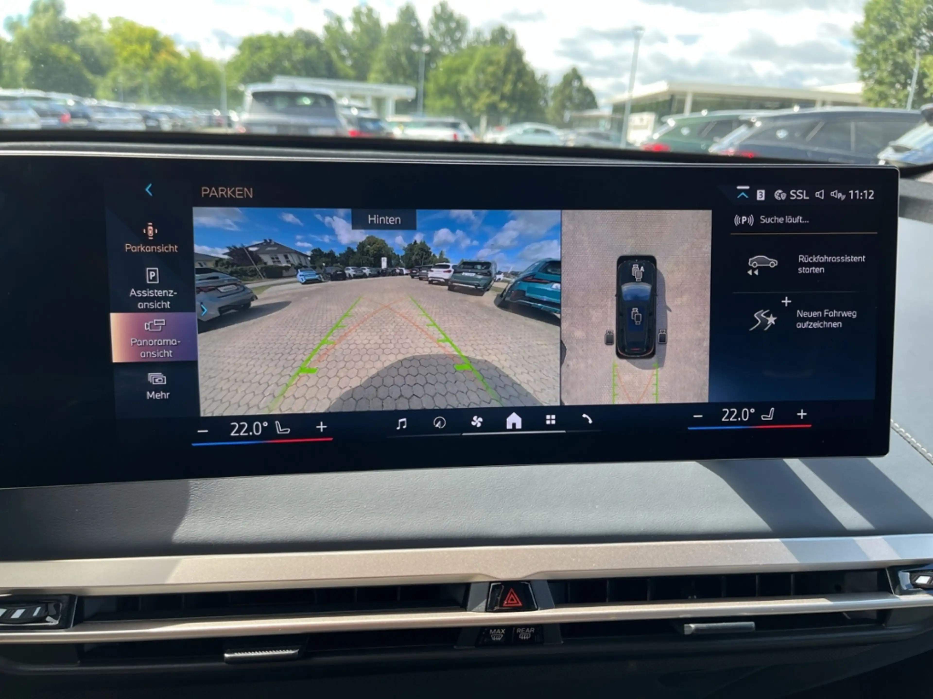 BMW iX Sport xDrive40/HUD/AHK/Panorama/HarmanKardon — photo 10
