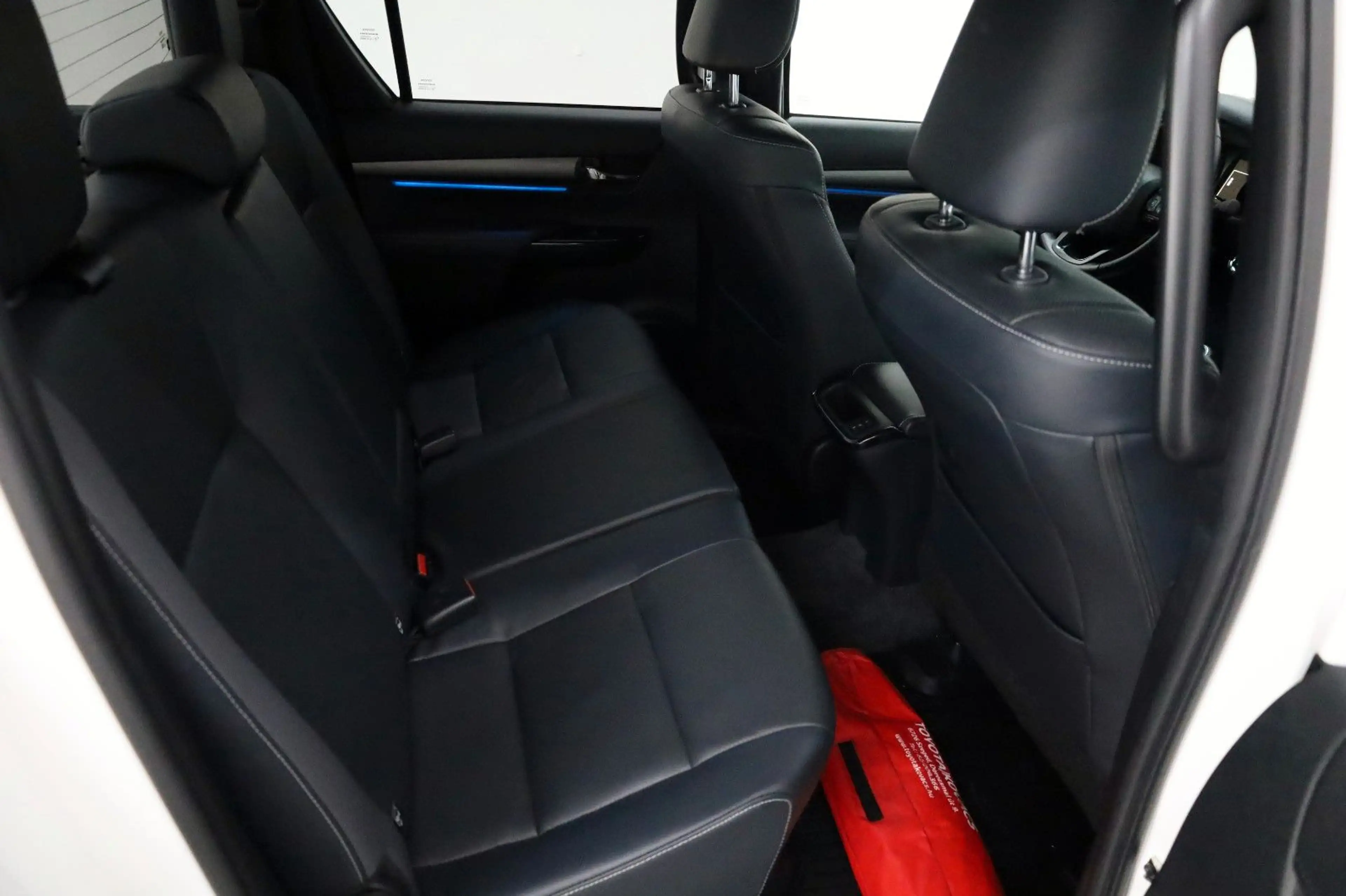 Toyota Hilux 2.8 D-4D 4x4 Invincible,Leder,ACC,Garantie — photo 6
