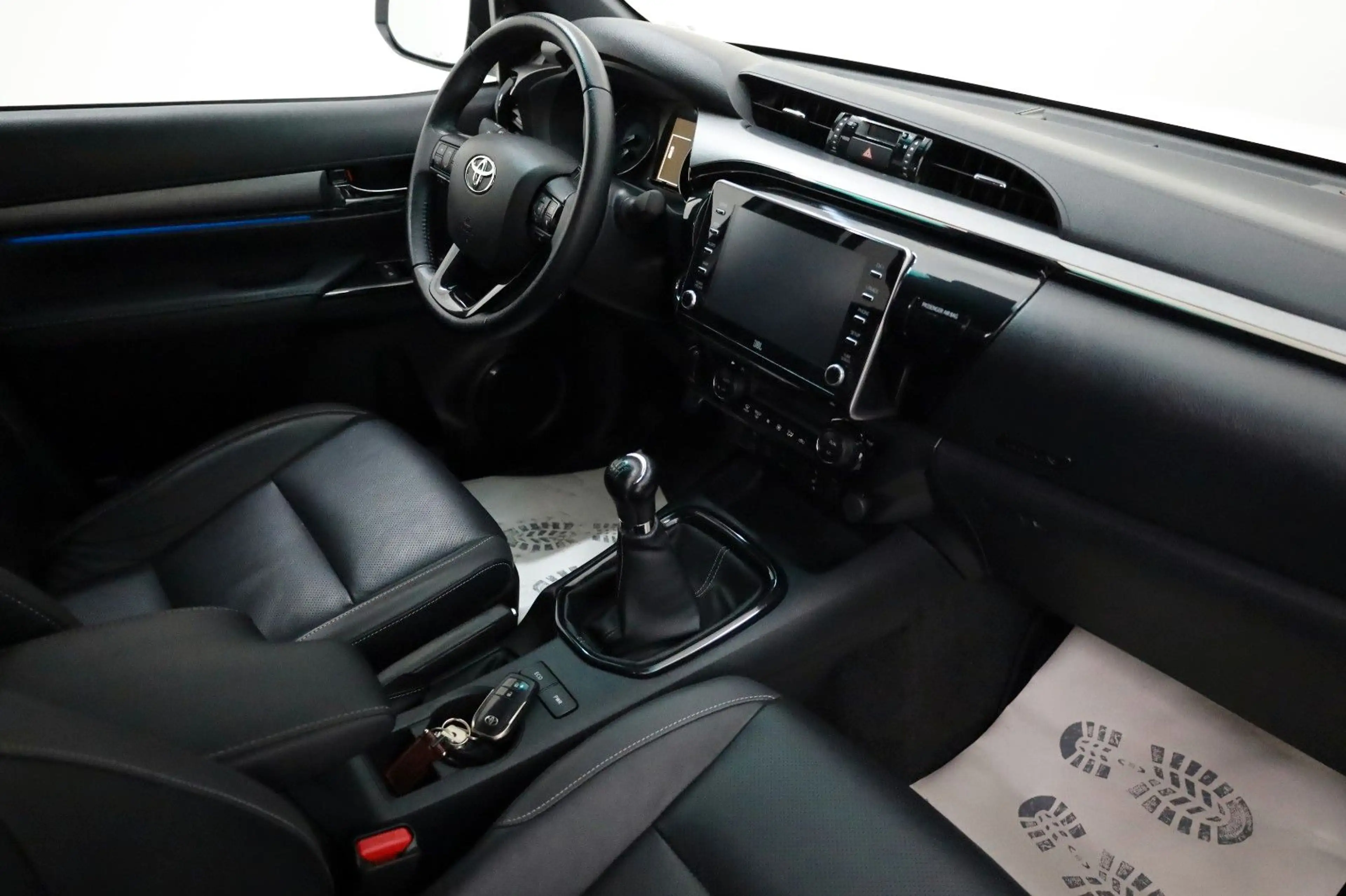 Toyota Hilux 2.8 D-4D 4x4 Invincible,Leder,ACC,Garantie — photo 3